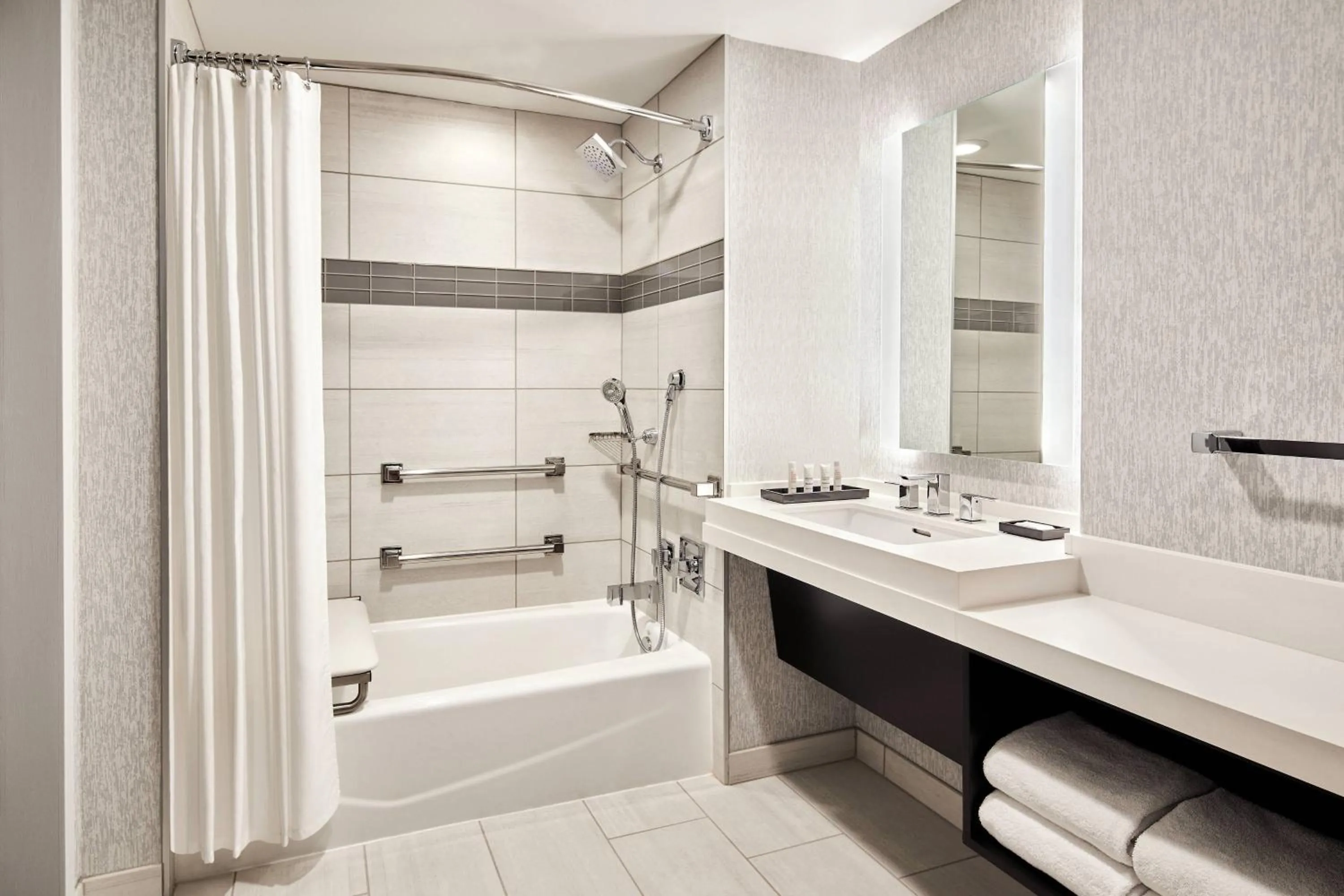 Bathroom in San Francisco Marriott Marquis Union Square