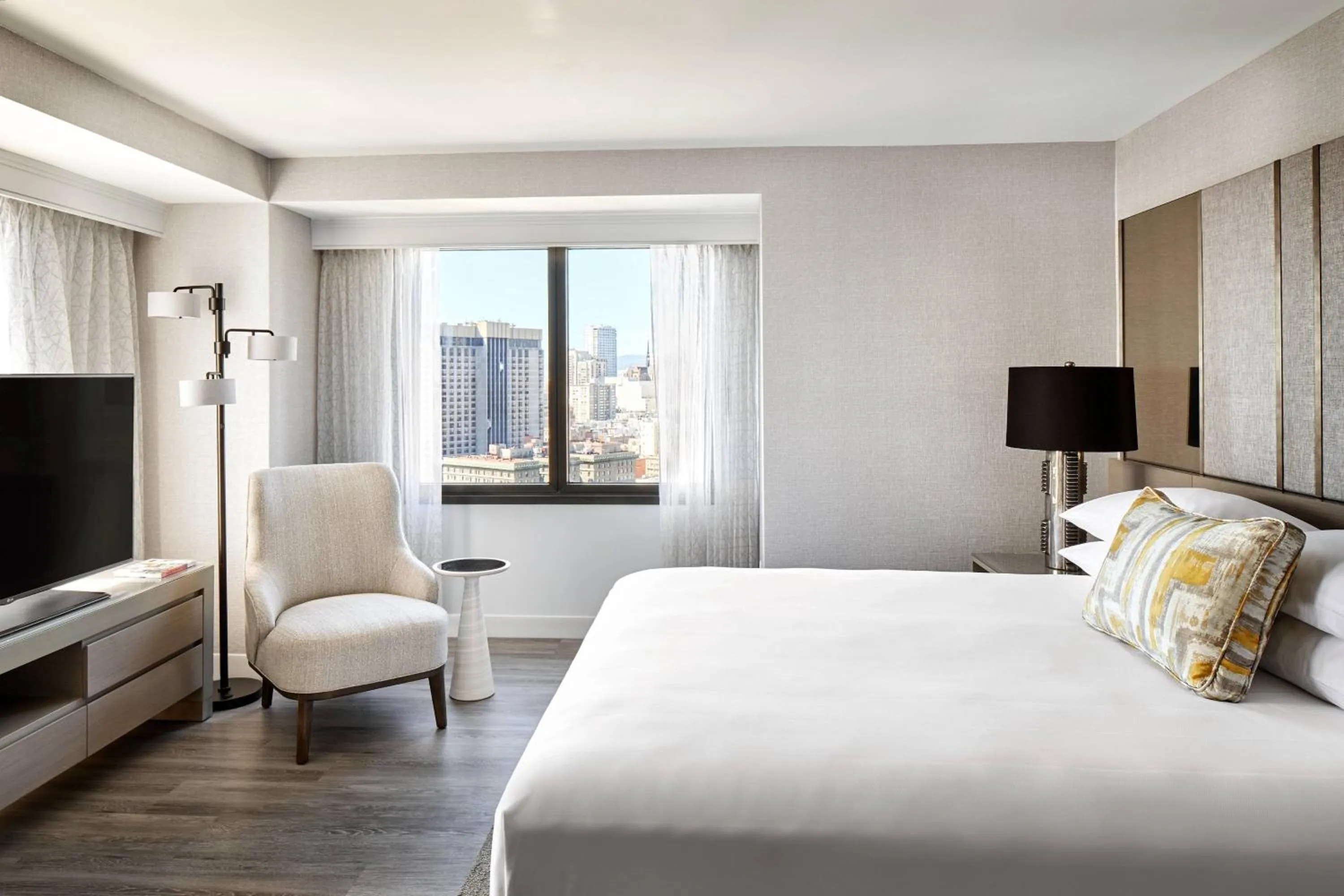 Bedroom, Bed in San Francisco Marriott Marquis Union Square