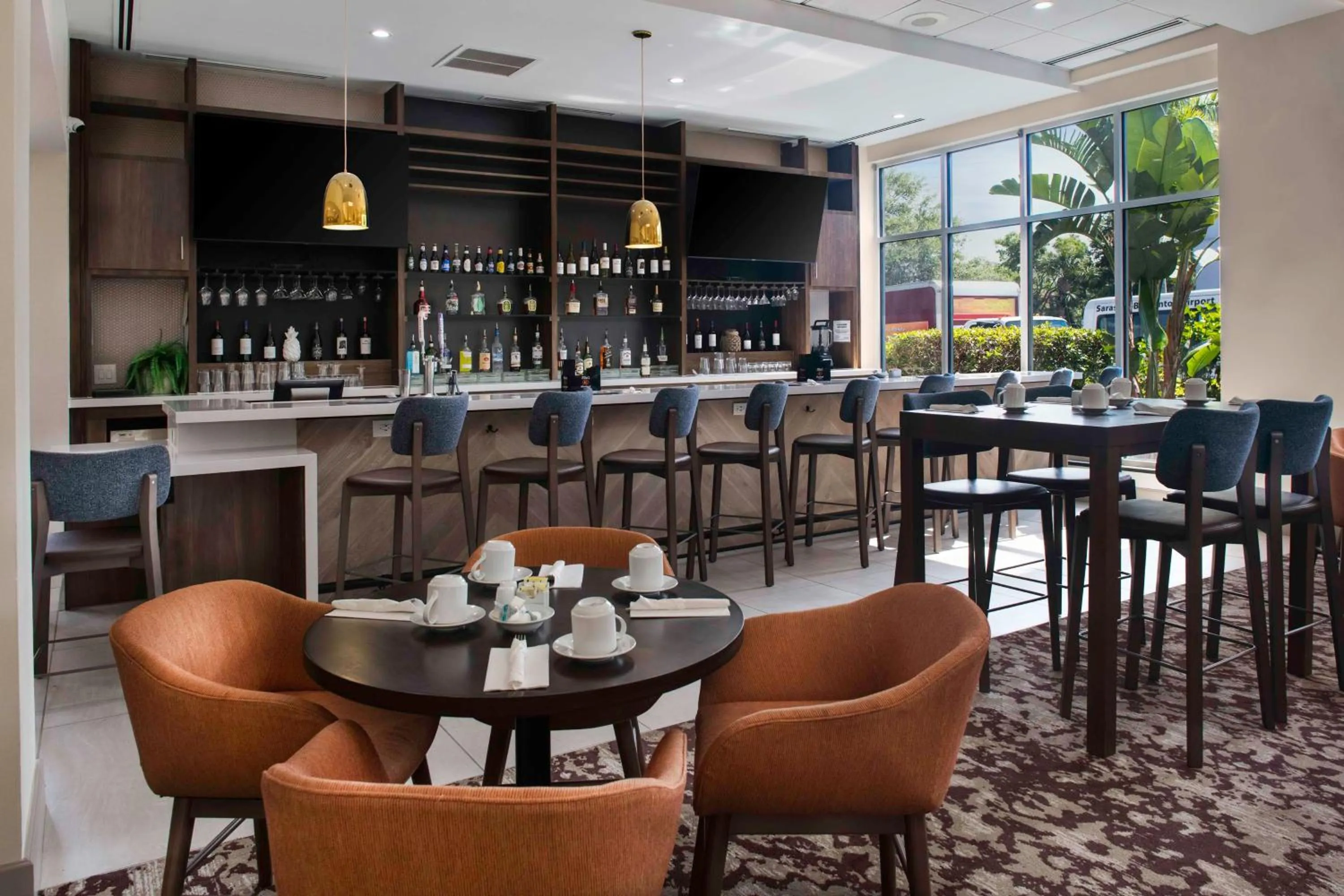 Lounge or bar in Hilton Garden Inn Sarasota-Bradenton Airport