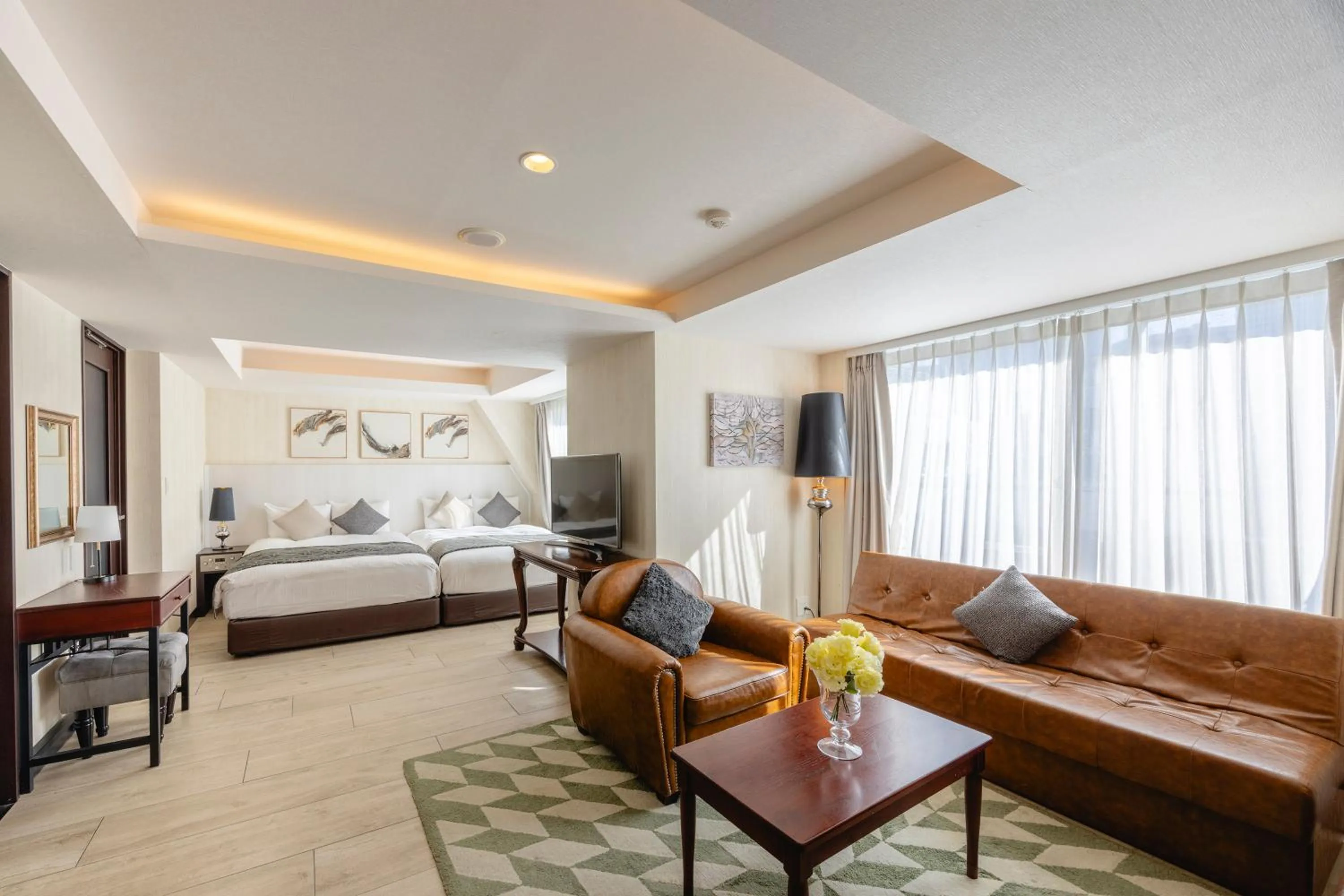 Photo of the whole room, Bed in The Centurion Classic Akasaka