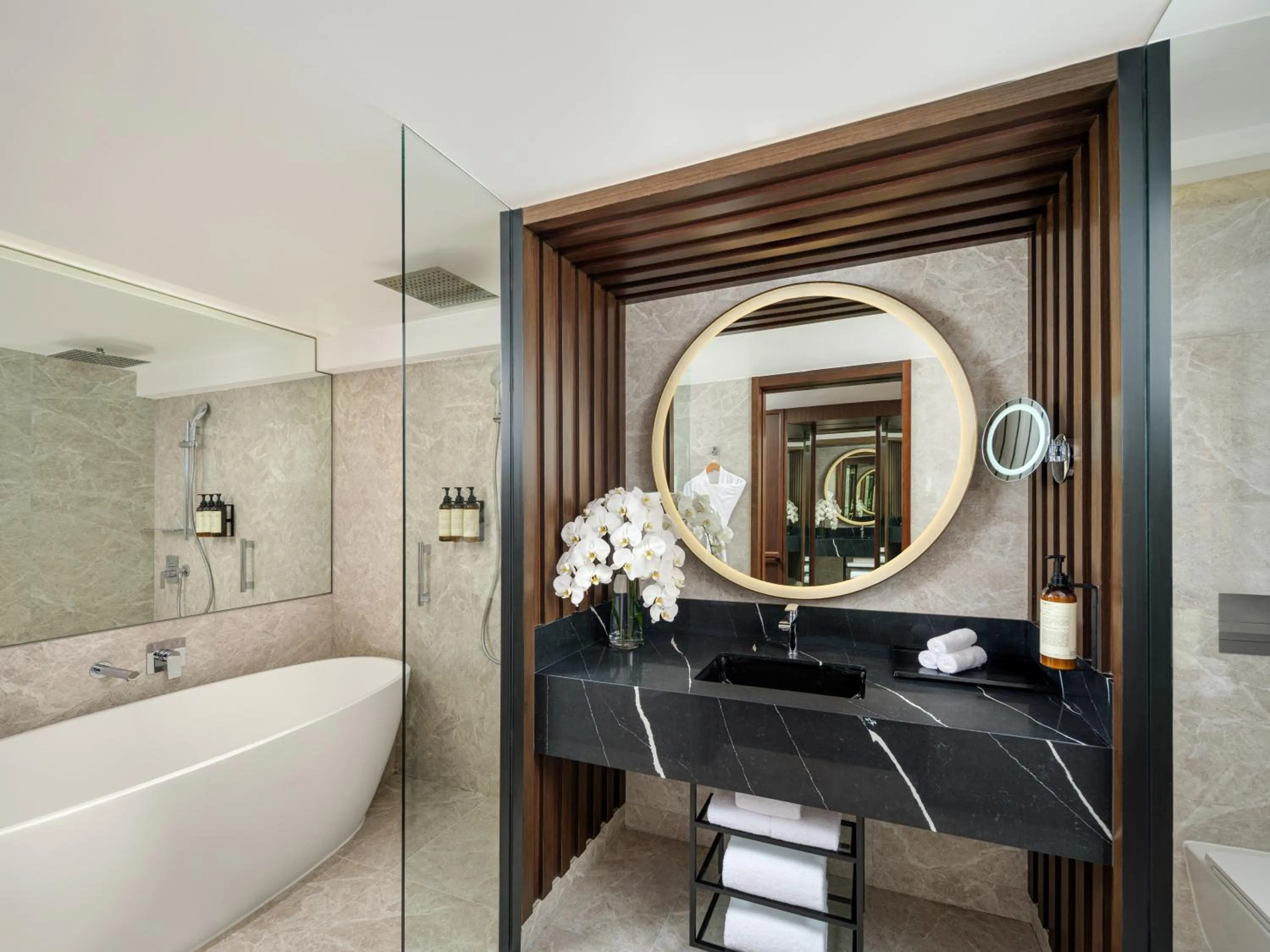 Bathroom in Fairmont Singapore