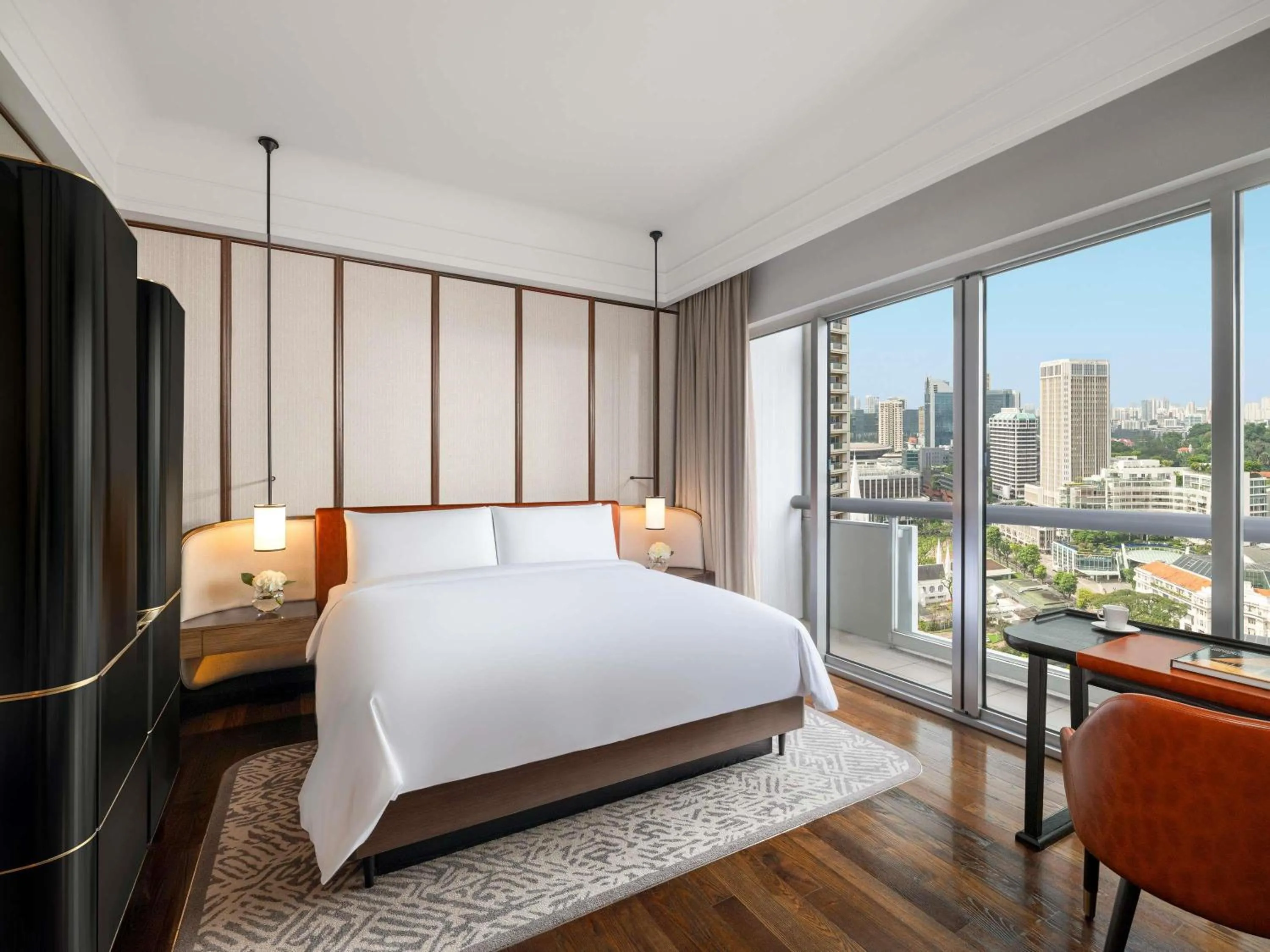 Bedroom, Bed in Fairmont Singapore