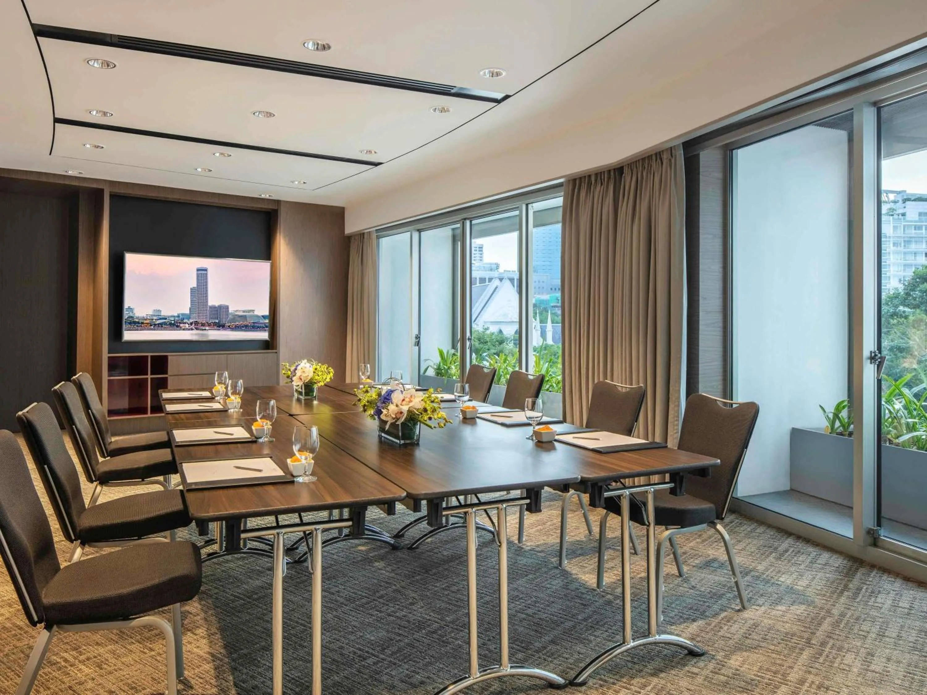 Business facilities in Fairmont Singapore