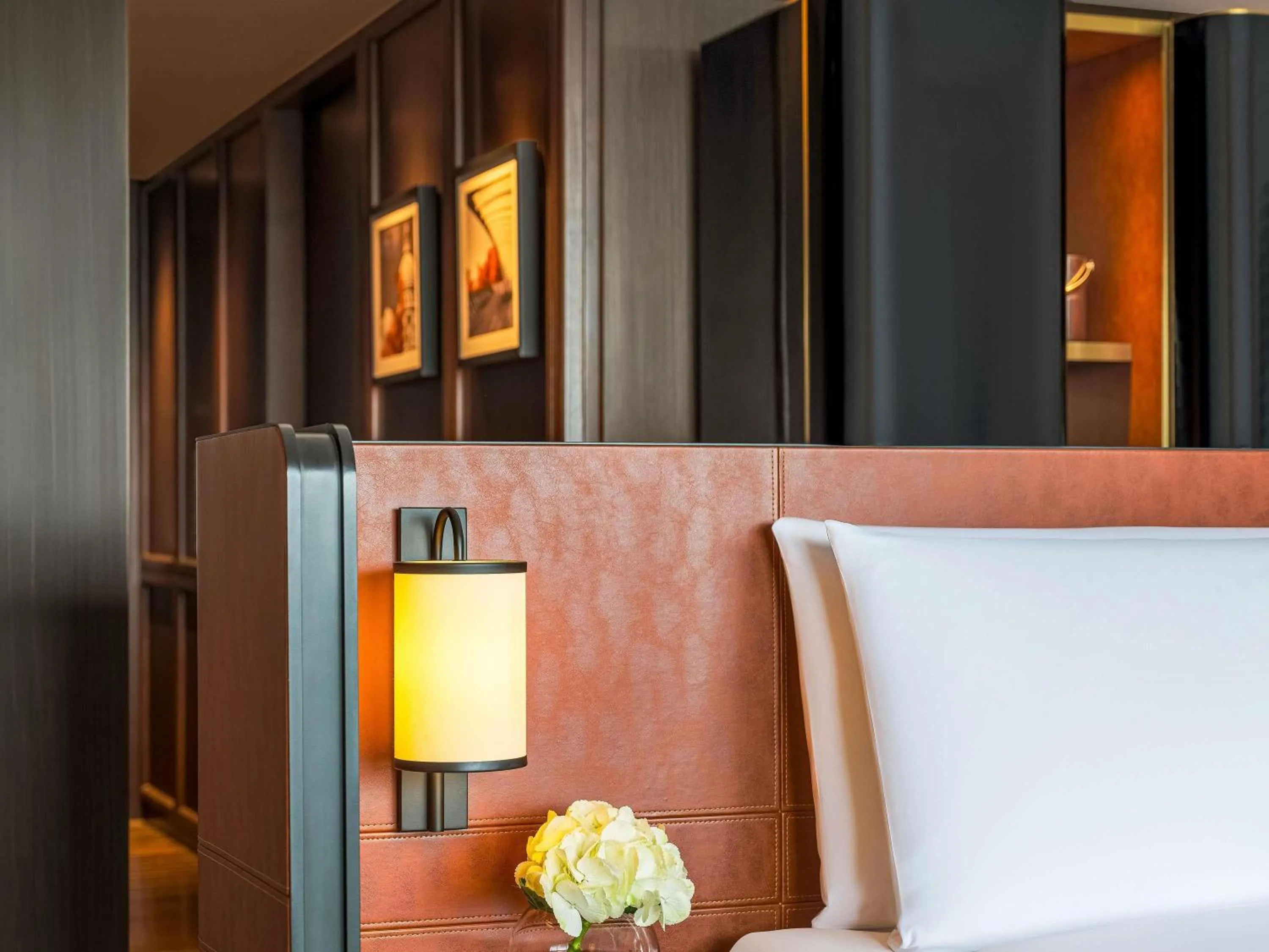 Bedroom, Bed in Fairmont Singapore