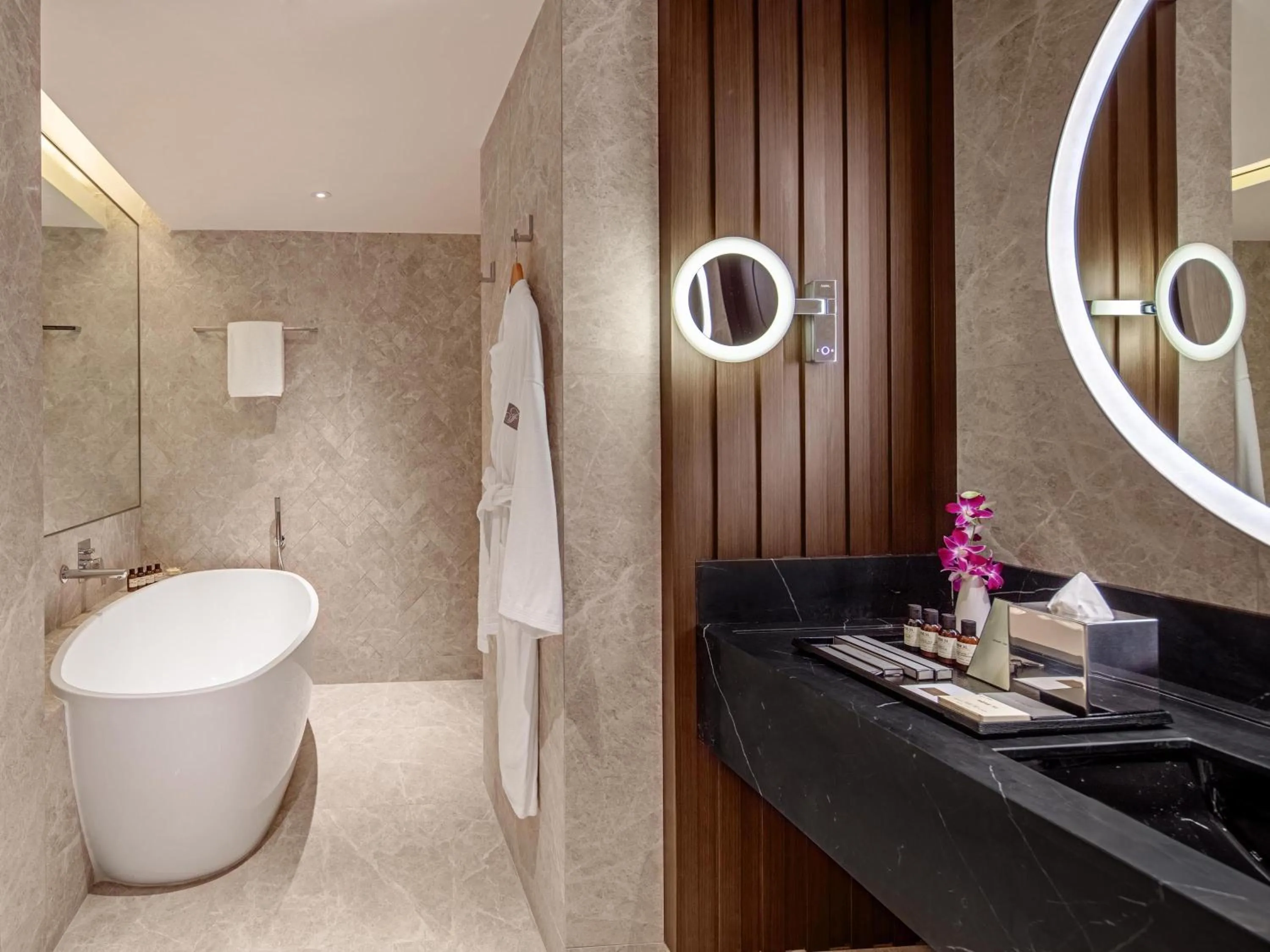 Bathroom in Fairmont Singapore