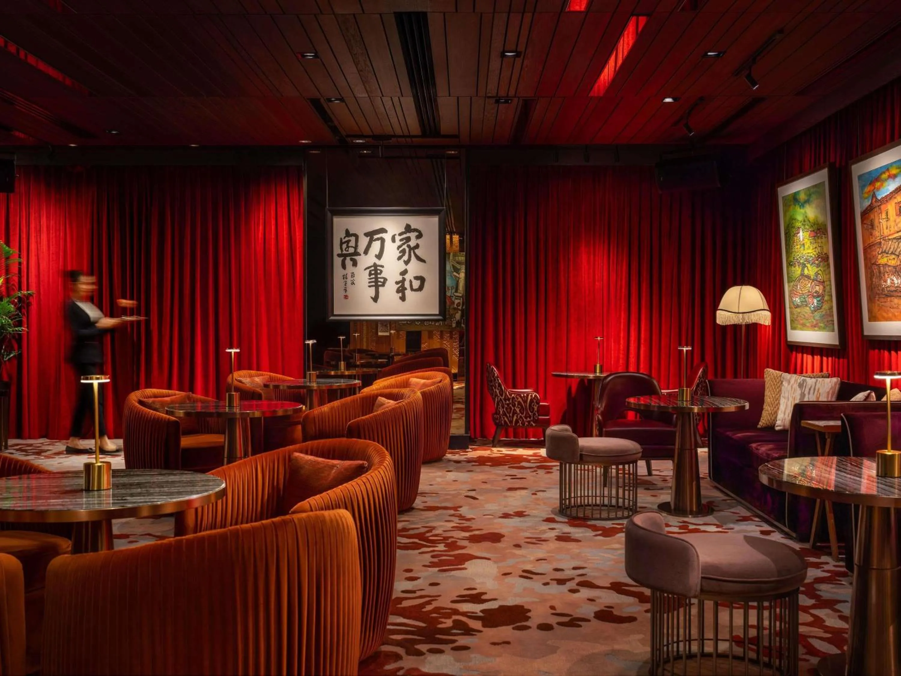 Lounge or bar in Fairmont Singapore
