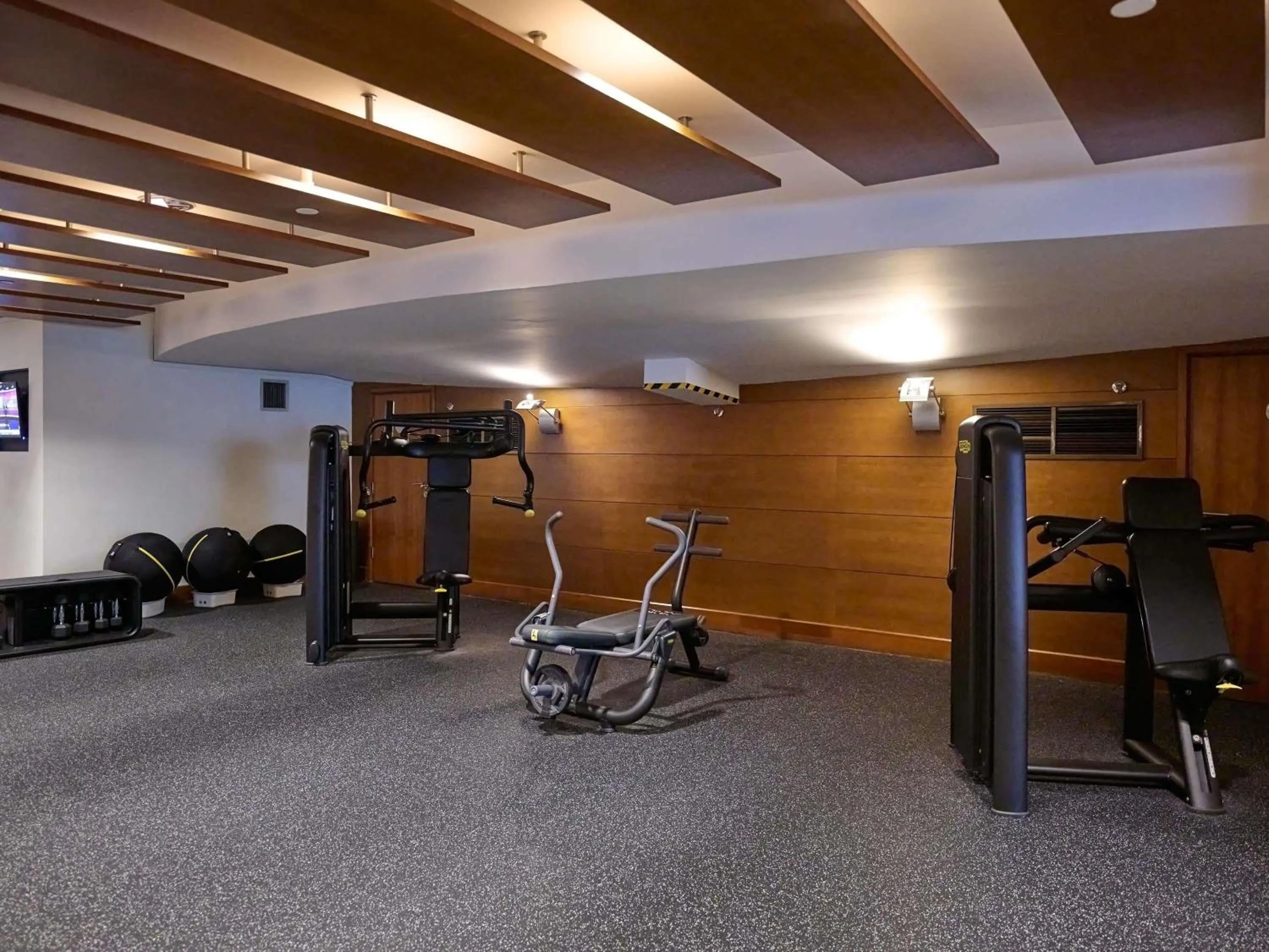 Fitness centre/facilities in Fairmont Singapore