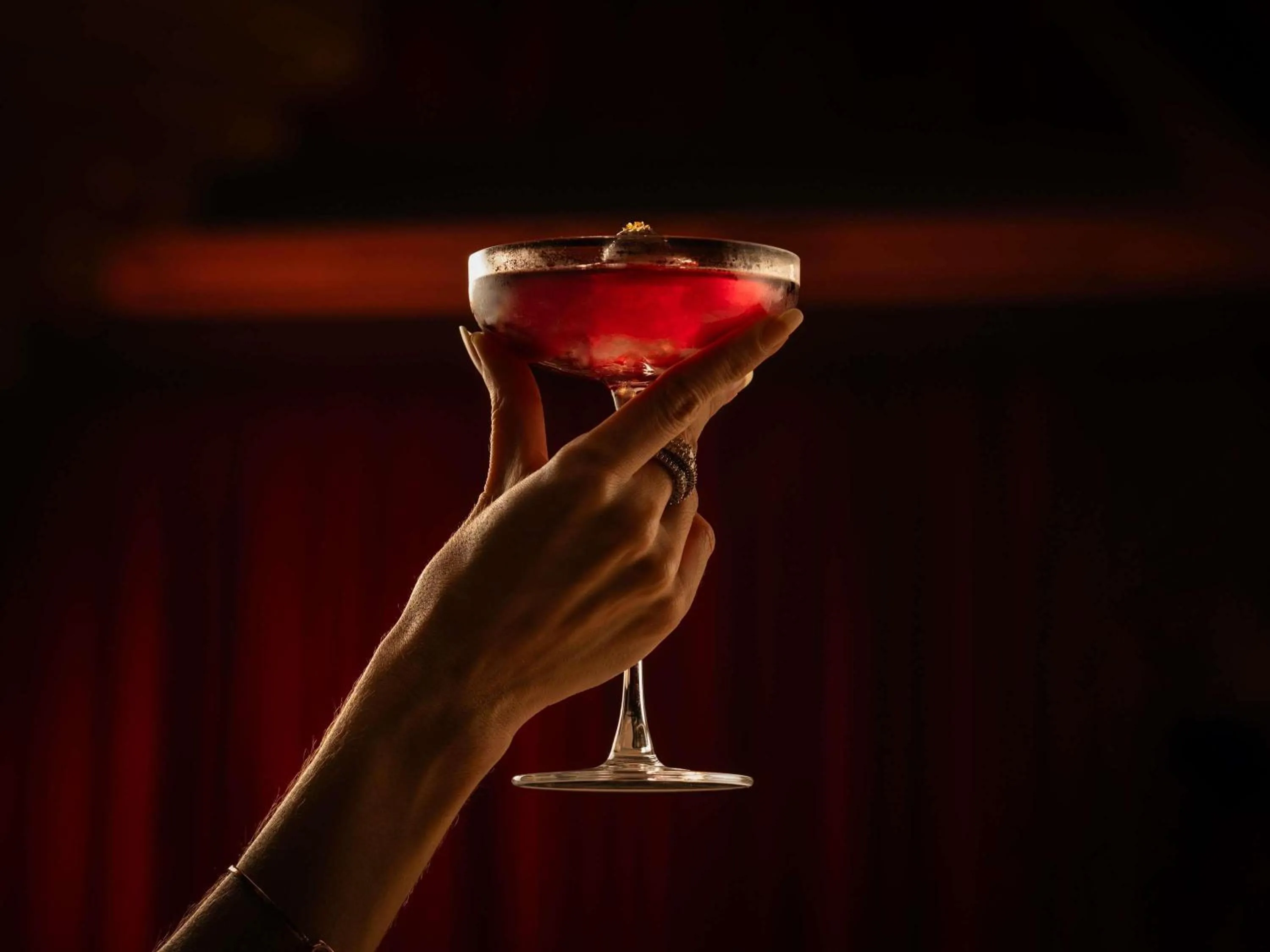 Lounge or bar in Fairmont Singapore