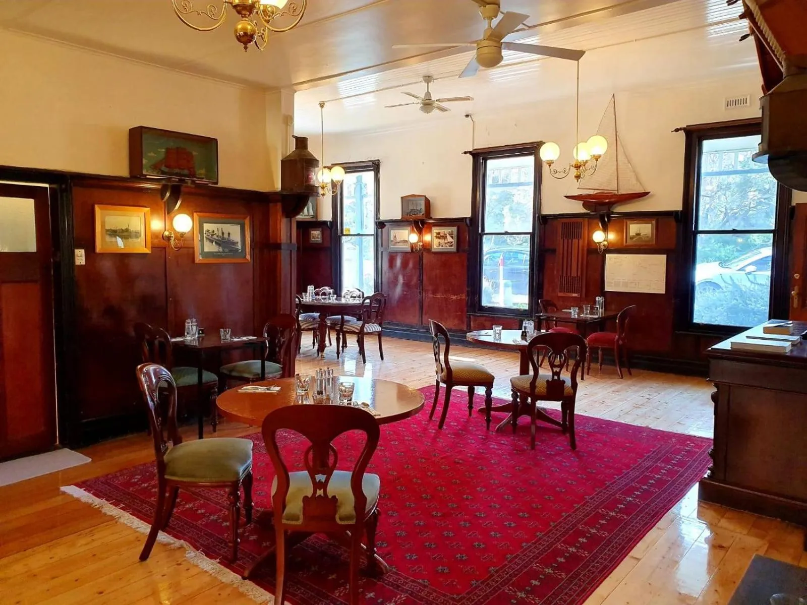 Restaurant/places to eat in Point Lonsdale Guest House