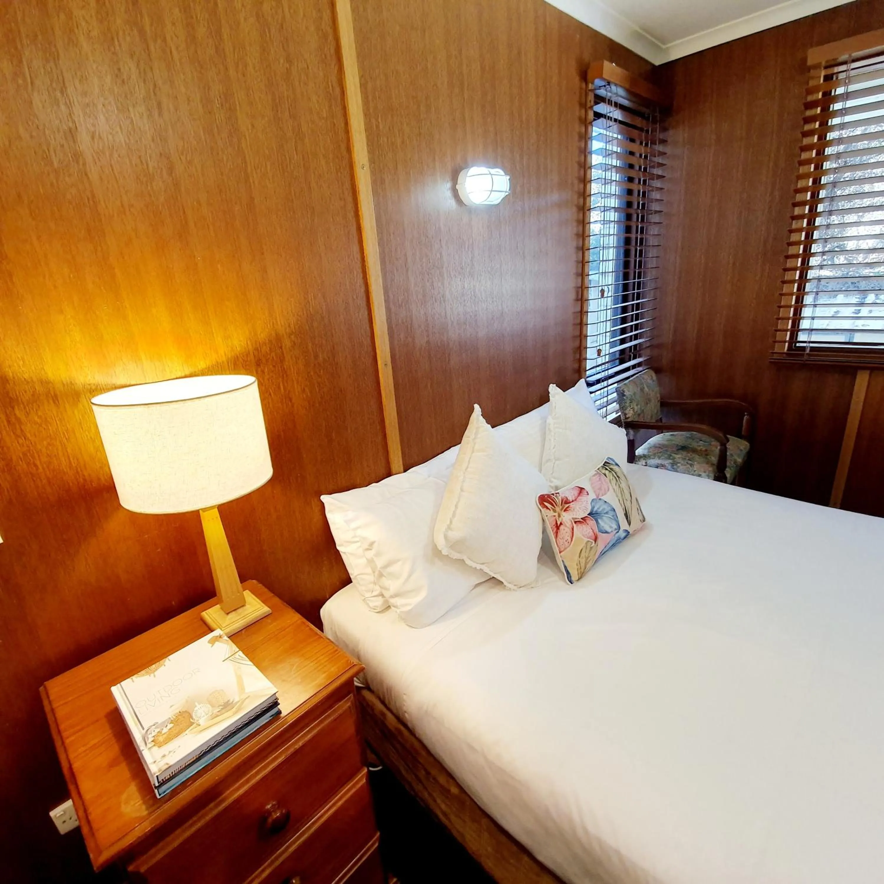 Bedroom, Bed in Point Lonsdale Guest House