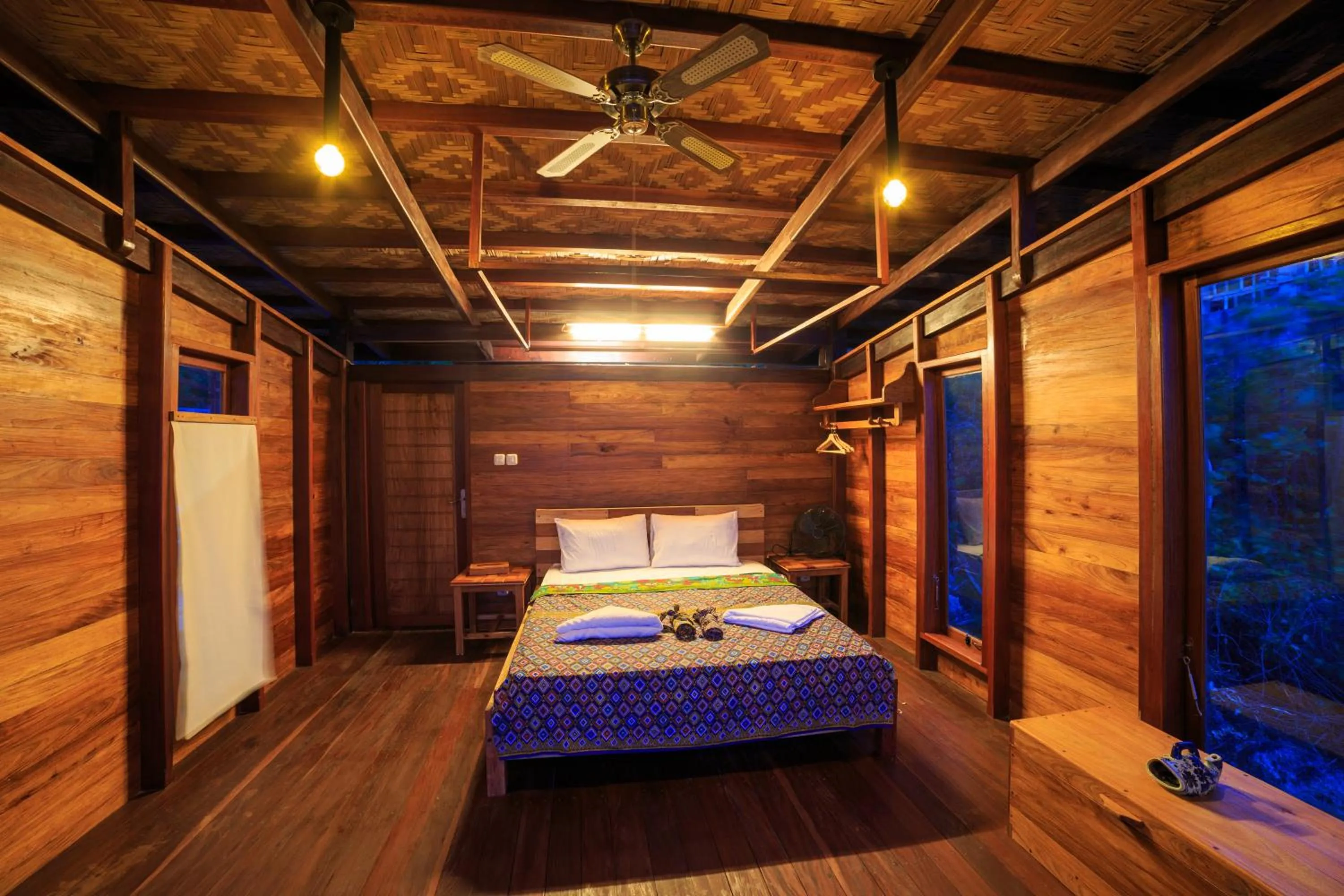Bed in Tevana House Reef