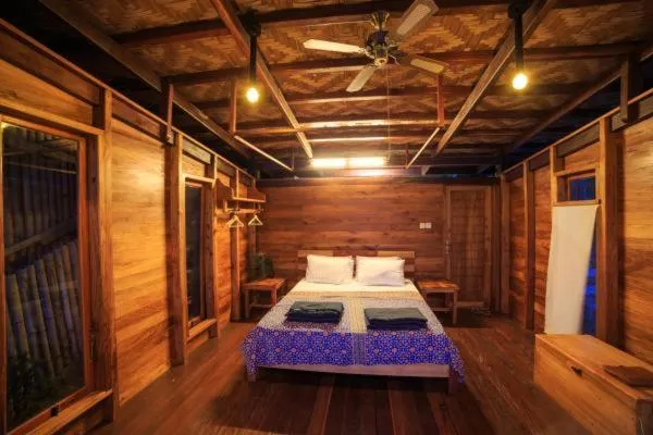 Bed in Tevana House Reef