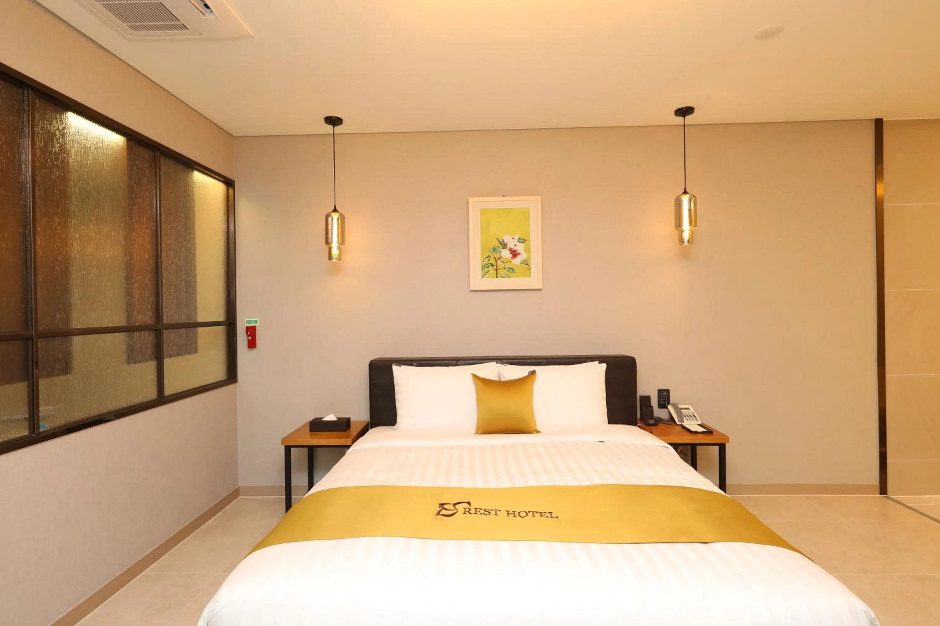 Shower, Bed in Rest Hotel