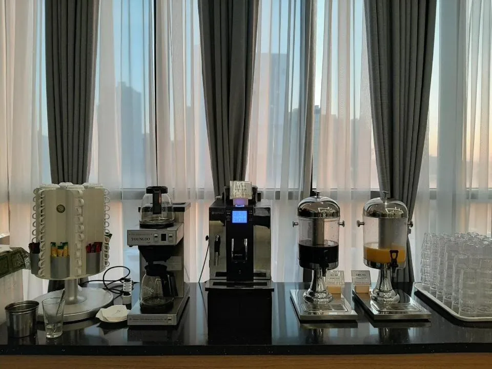 Coffee/tea facilities in Rest Hotel