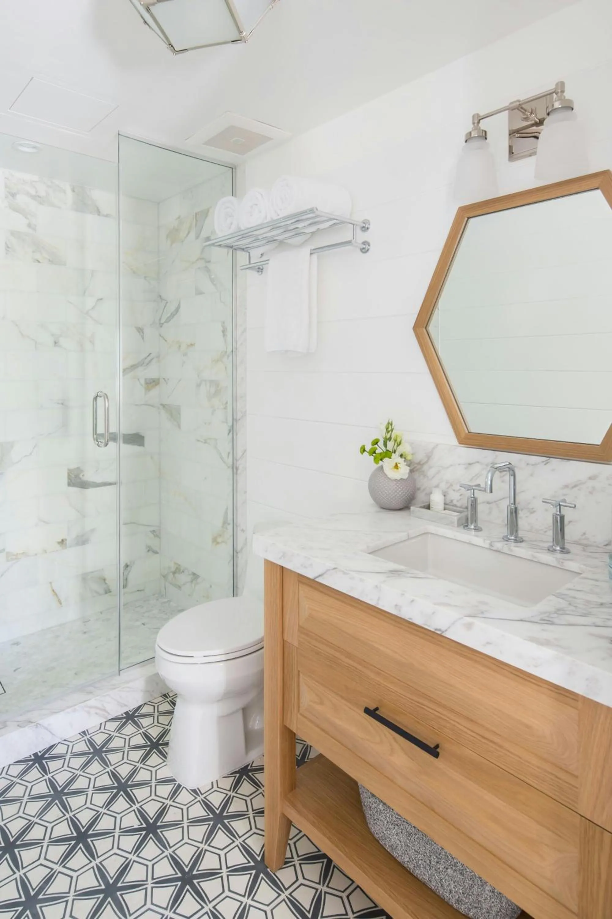 Bathroom in Lido House, Autograph Collection