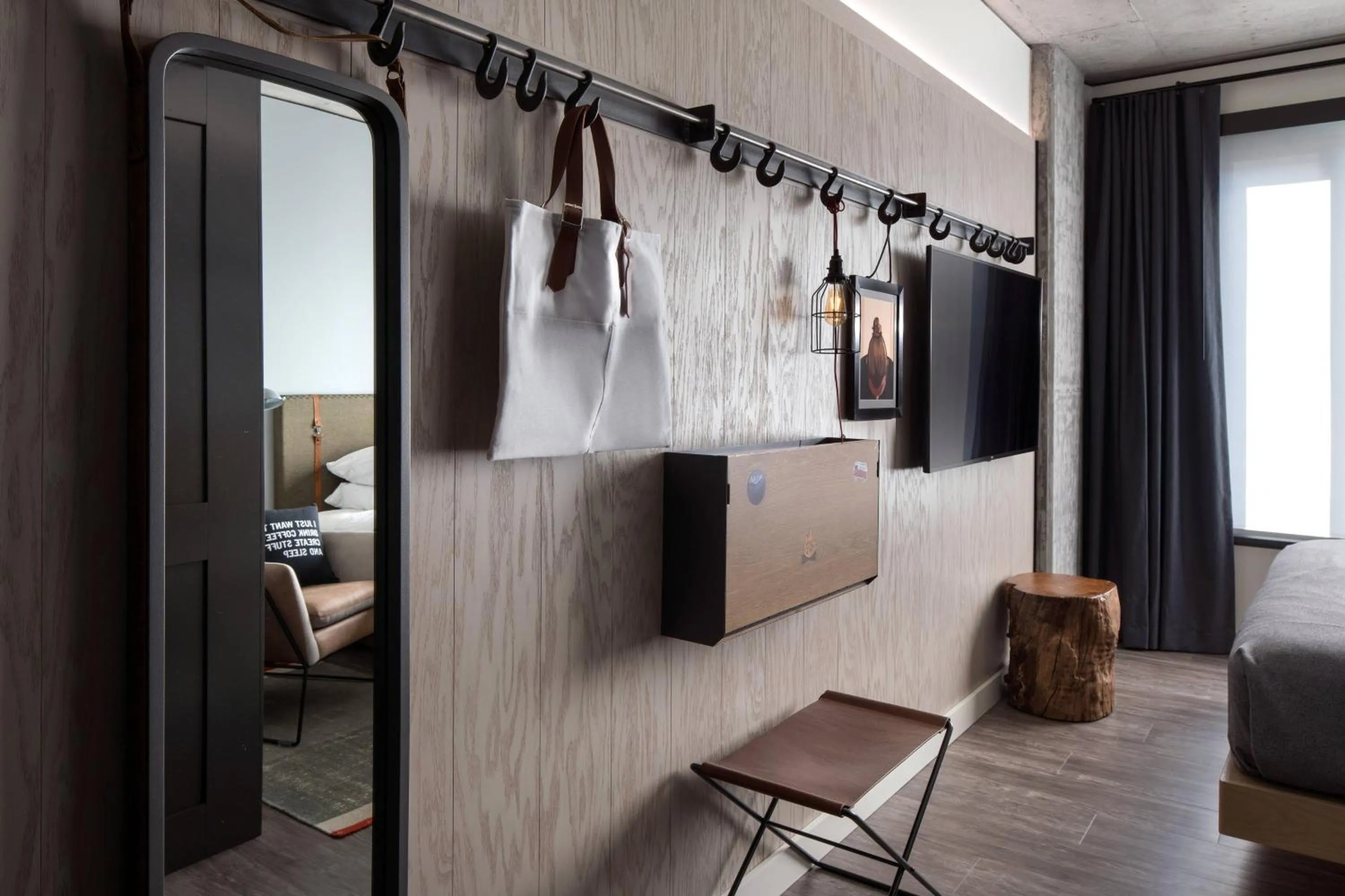 Photo of the whole room, Bed in MOXY Seattle Downtown