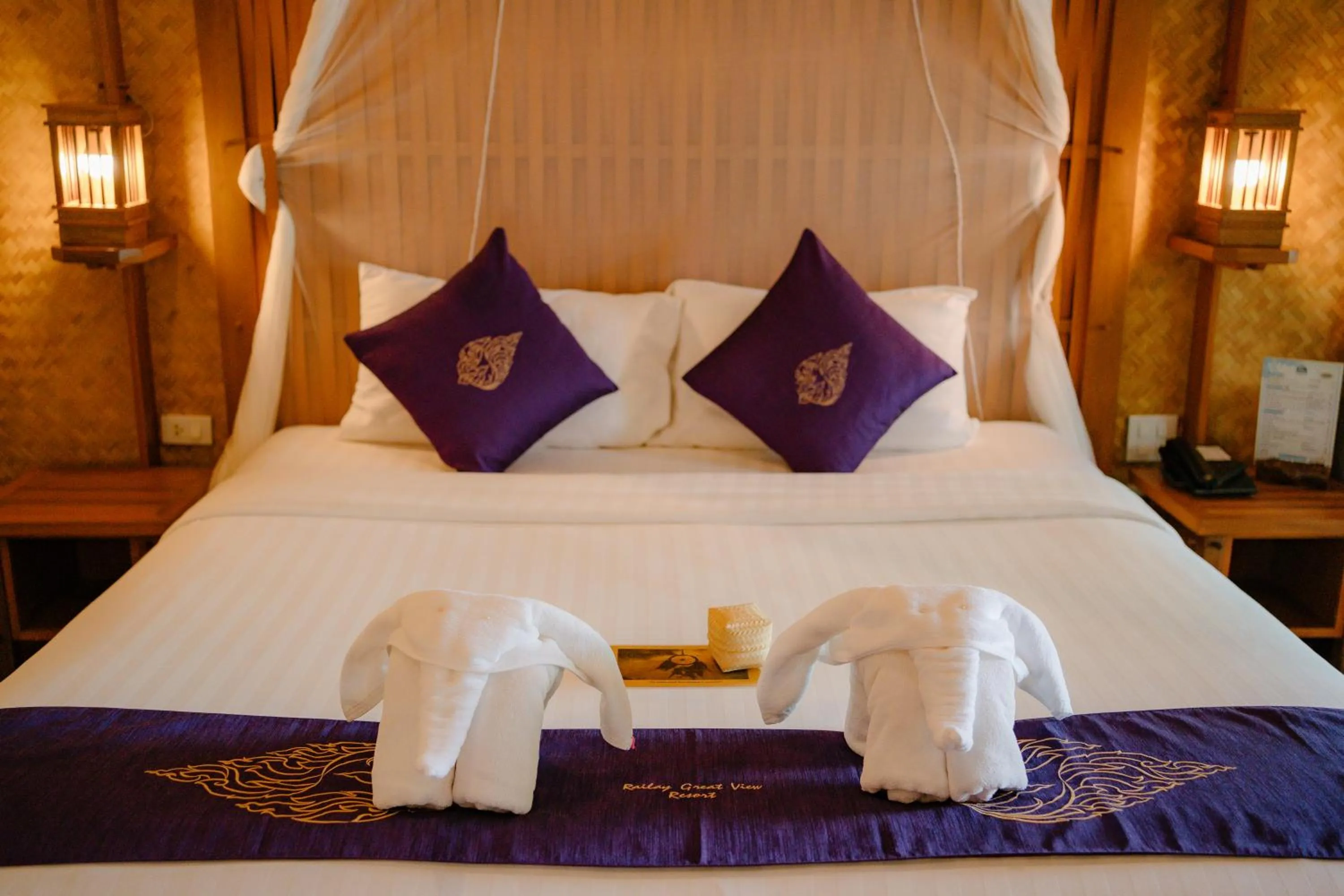 Bed in Railay Great View Resort