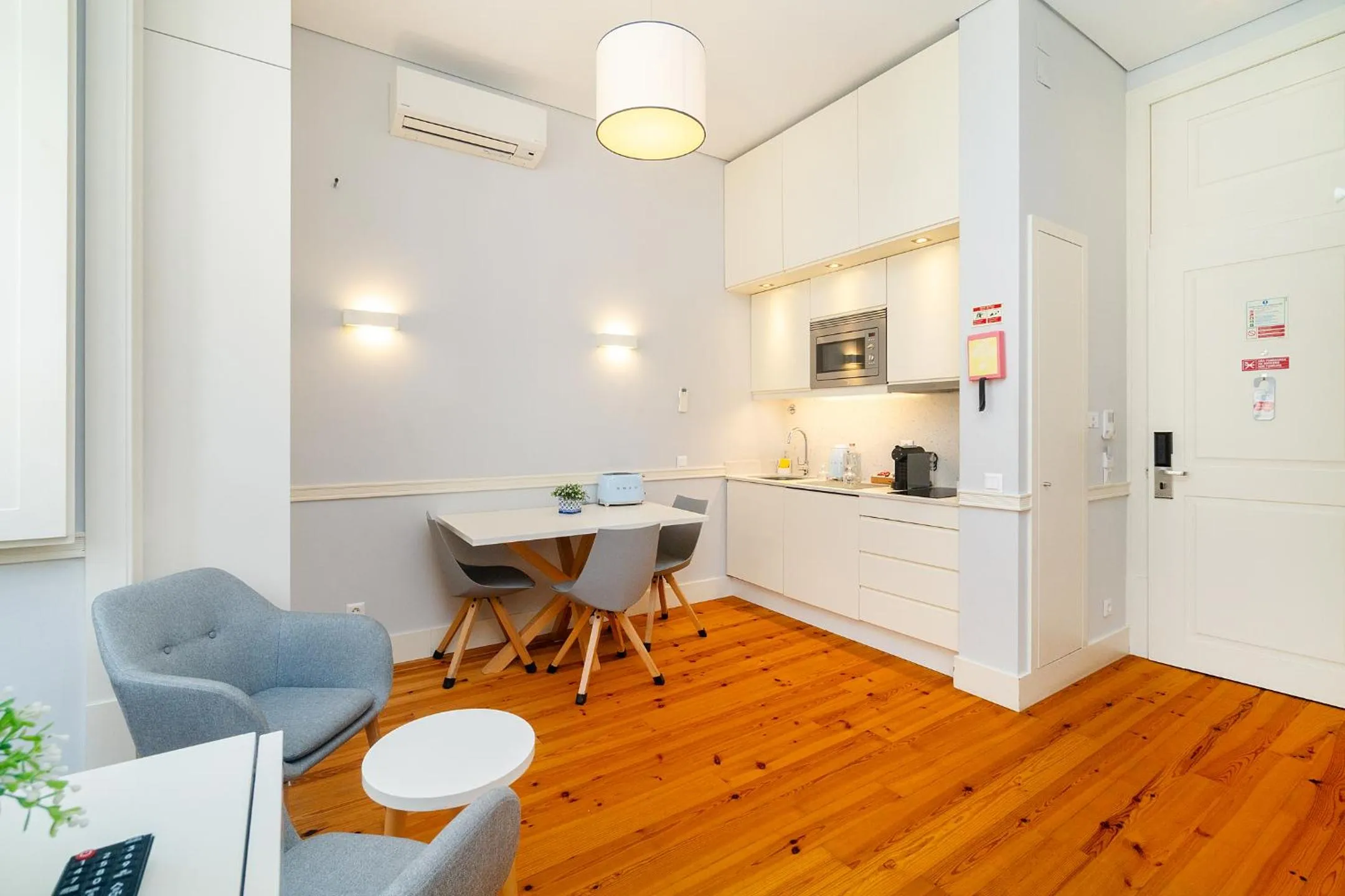Kitchen or kitchenette in Villa Baixa - Lisbon Luxury Apartments