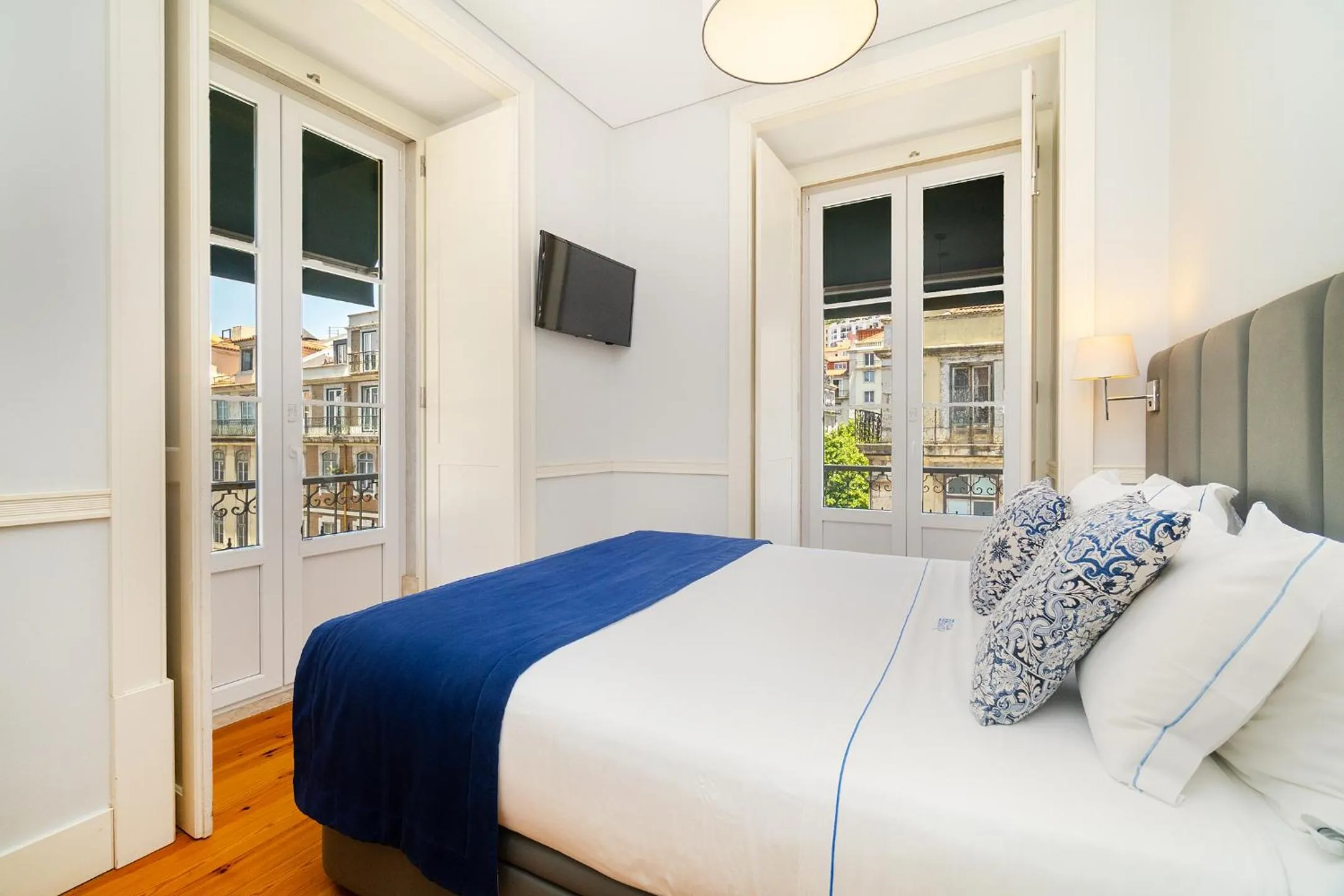 Bed in Villa Baixa - Lisbon Luxury Apartments