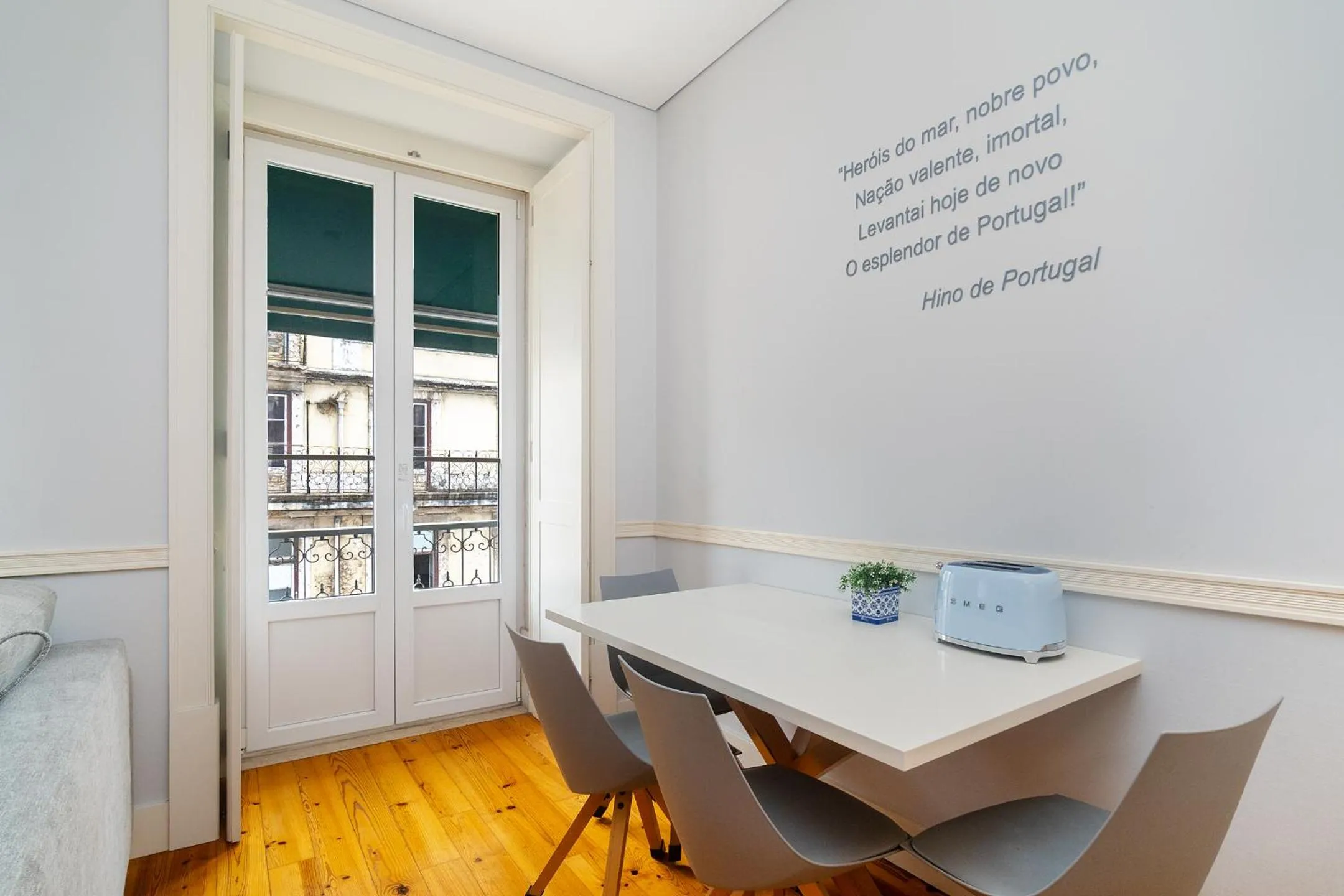 Dining area in Villa Baixa - Lisbon Luxury Apartments