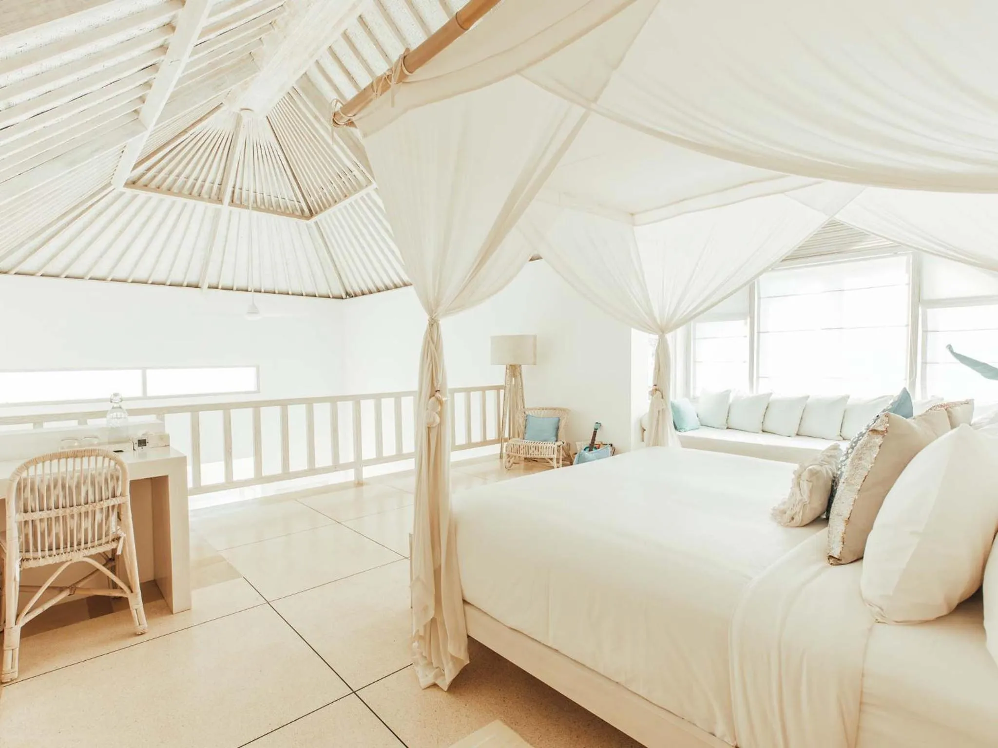 Seating area, Bed in Cloud Nine Estate