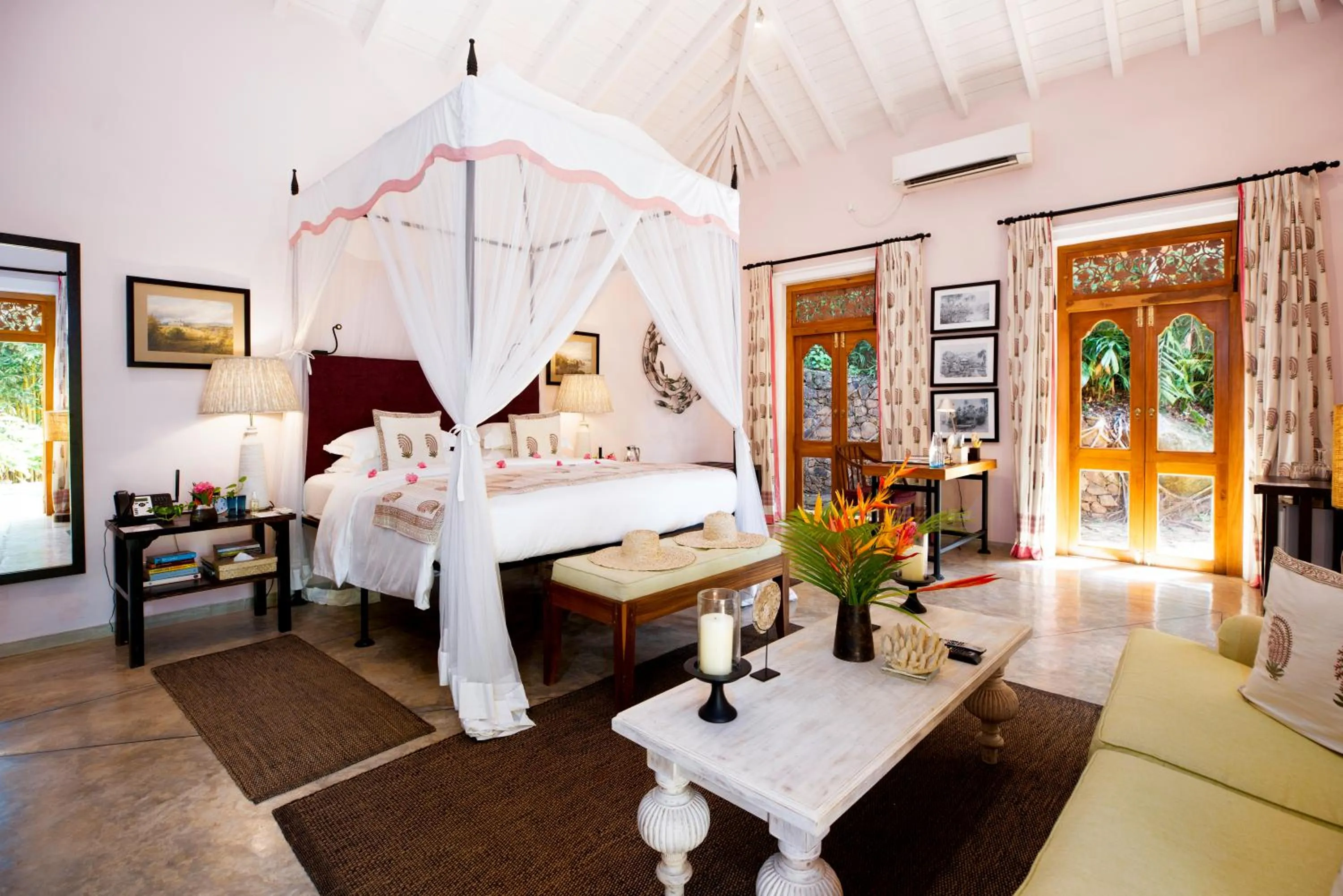 Photo of the whole room, Bed in Kahanda Kanda