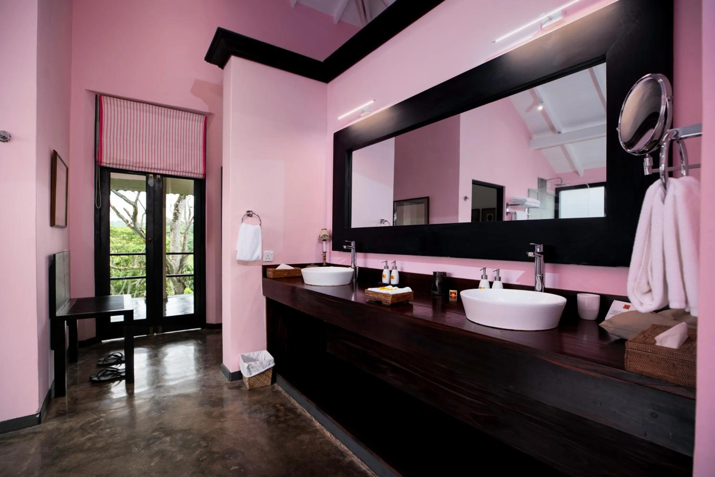 Bathroom in Kahanda Kanda