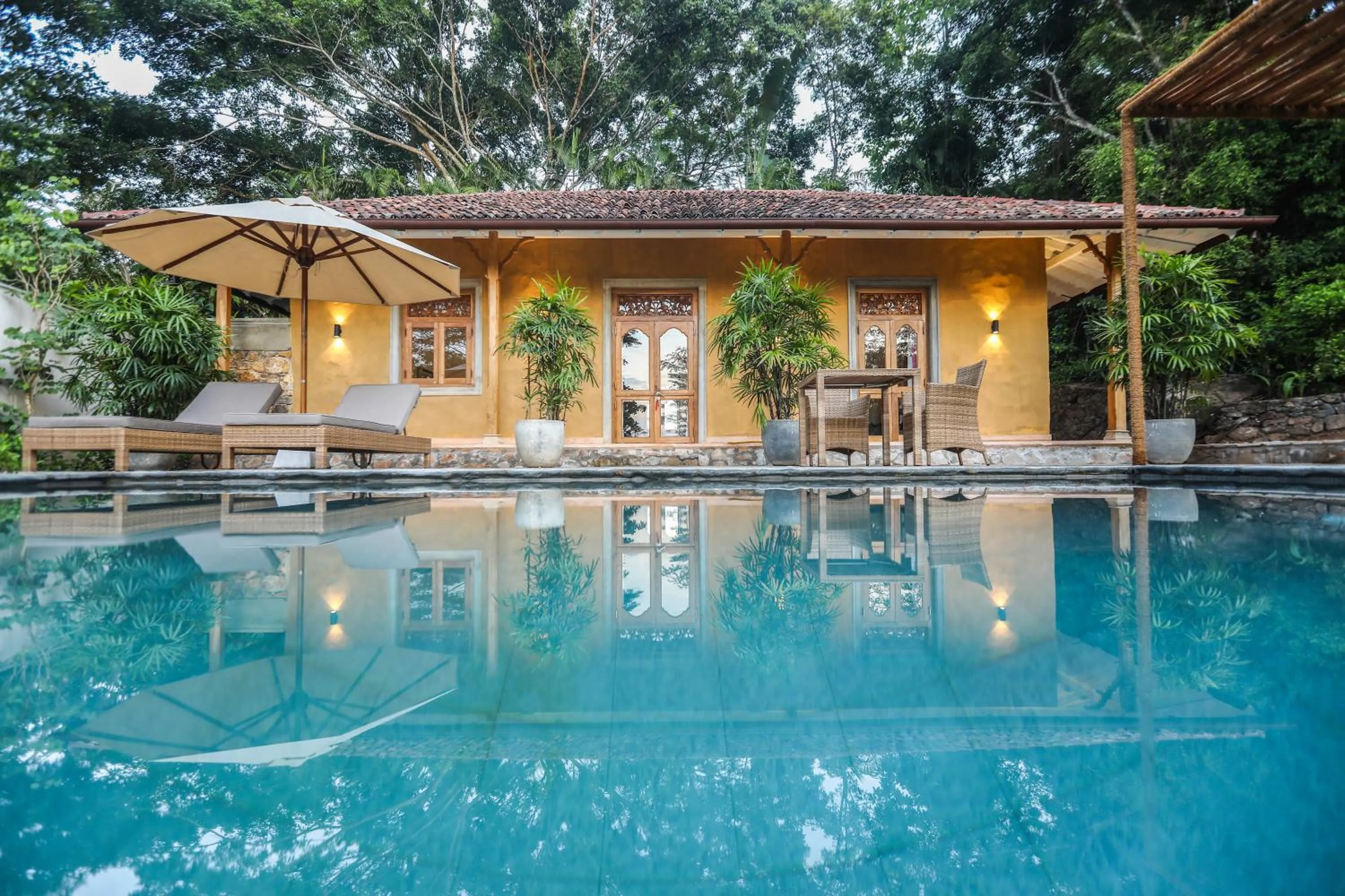 Facade/entrance in Kahanda Kanda