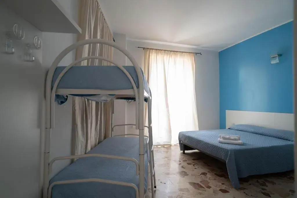 Quadruple Room with Sea View - single occupancy in Casa del Sole Quadruple Room with Sea View - single occupancy in Casa del Sole