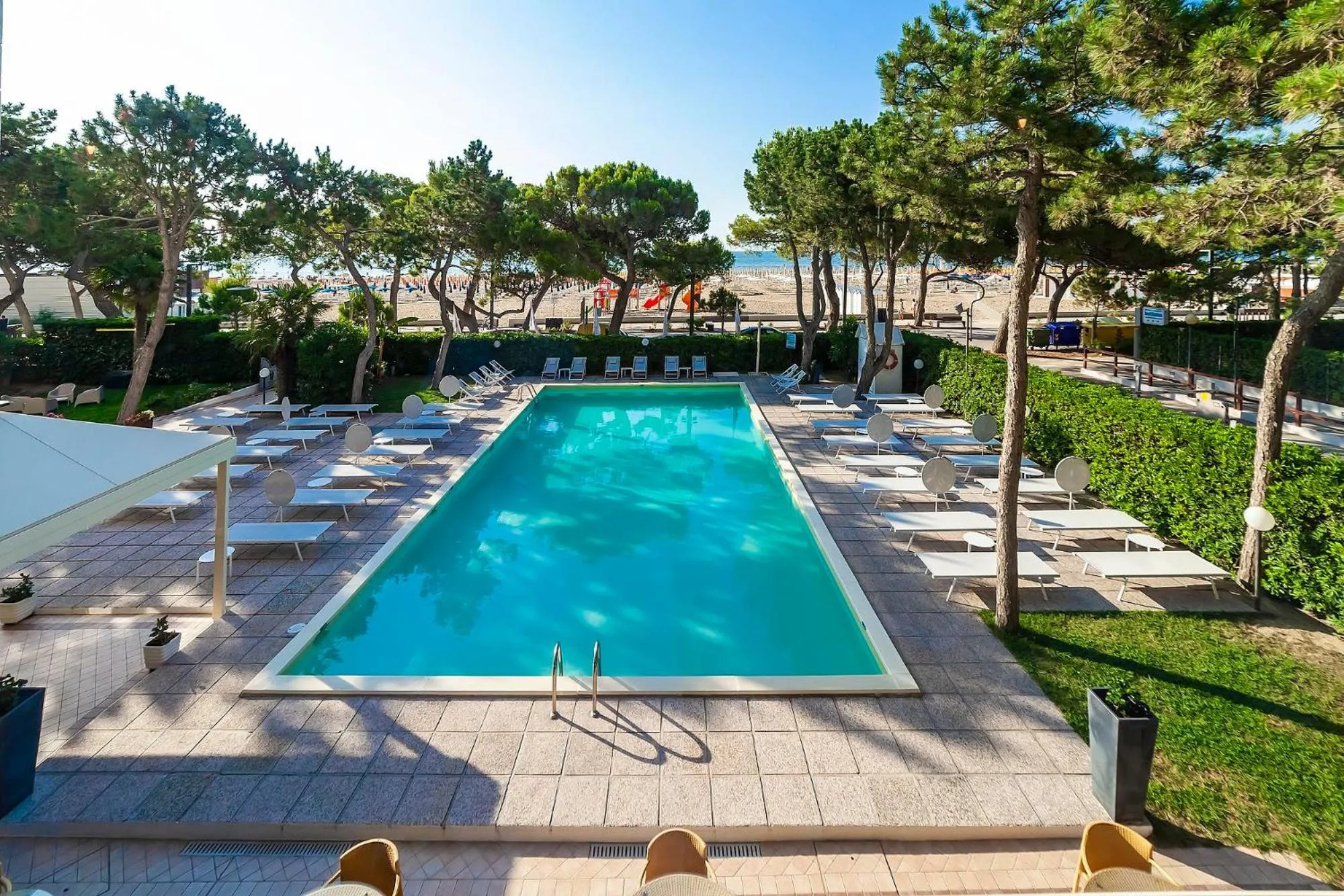 Swimming pool in Hotel American