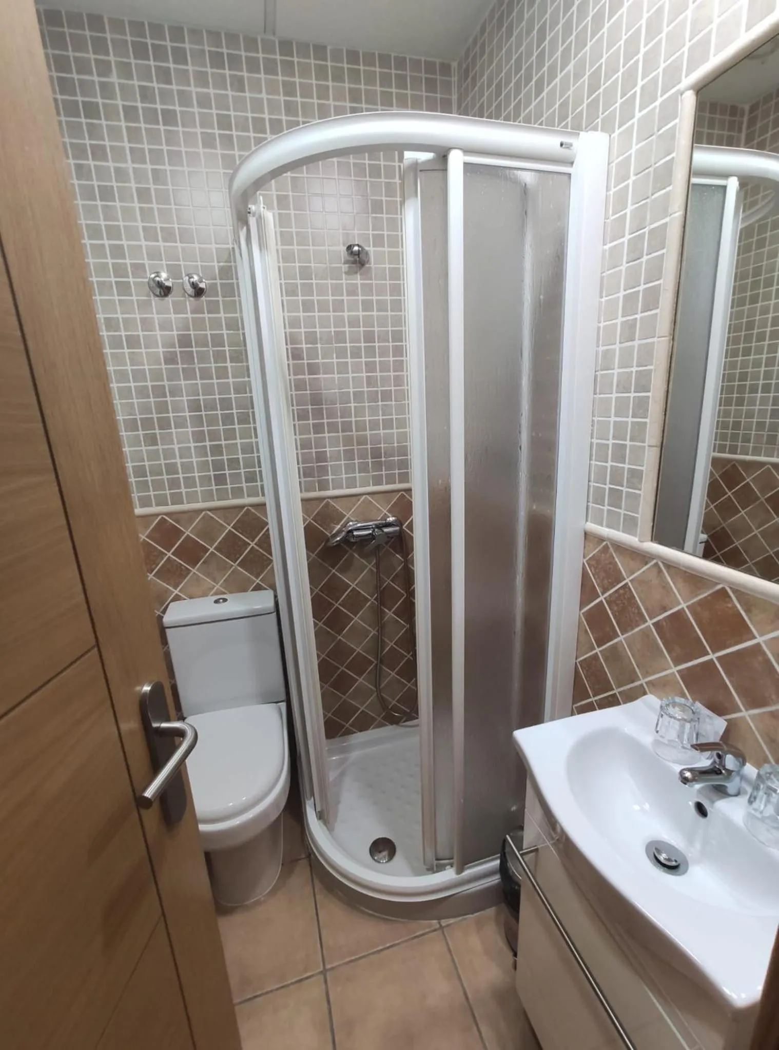 Bathroom in Hostal Maria Ronda