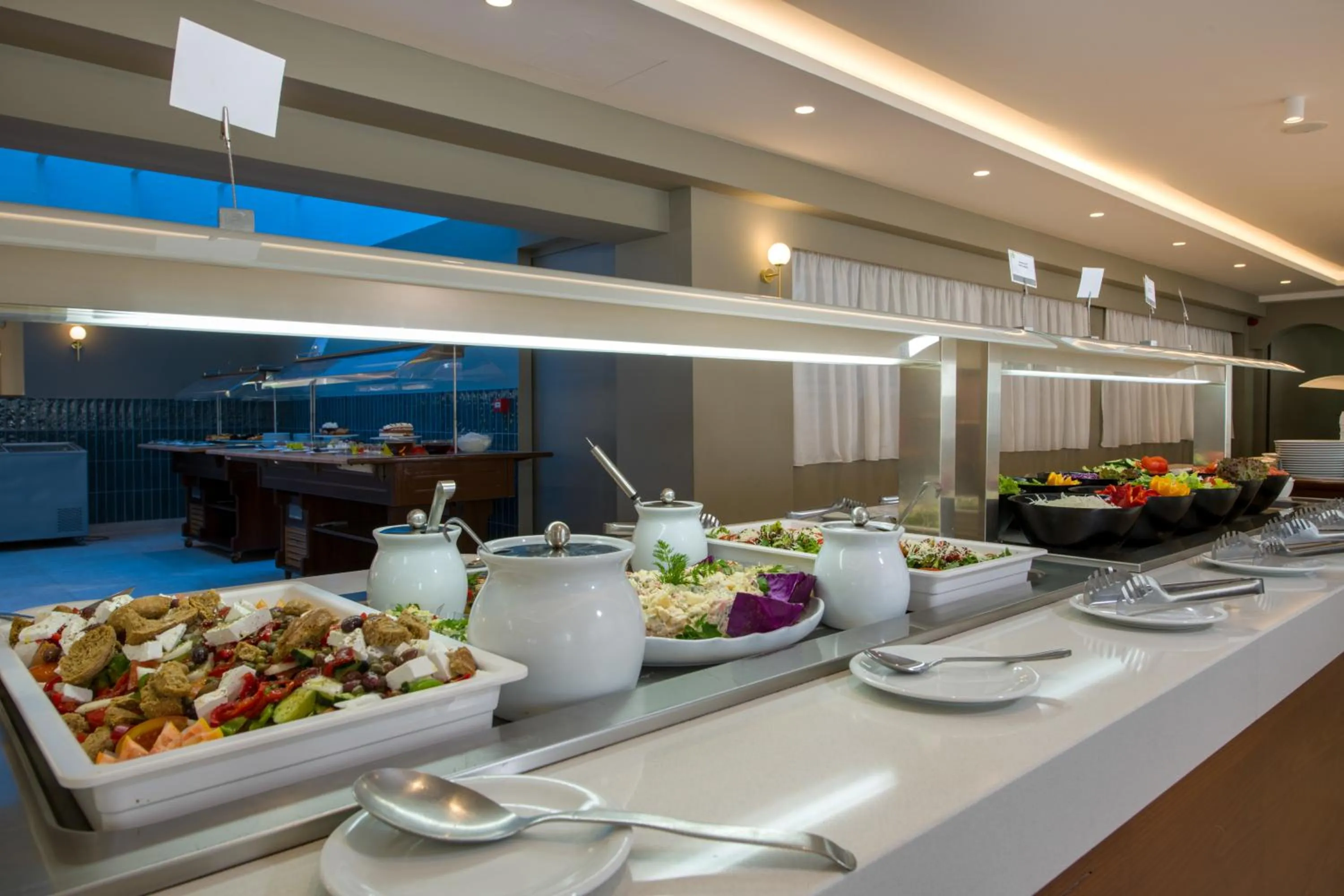 Food and drinks in Kalyves Beach Hotel