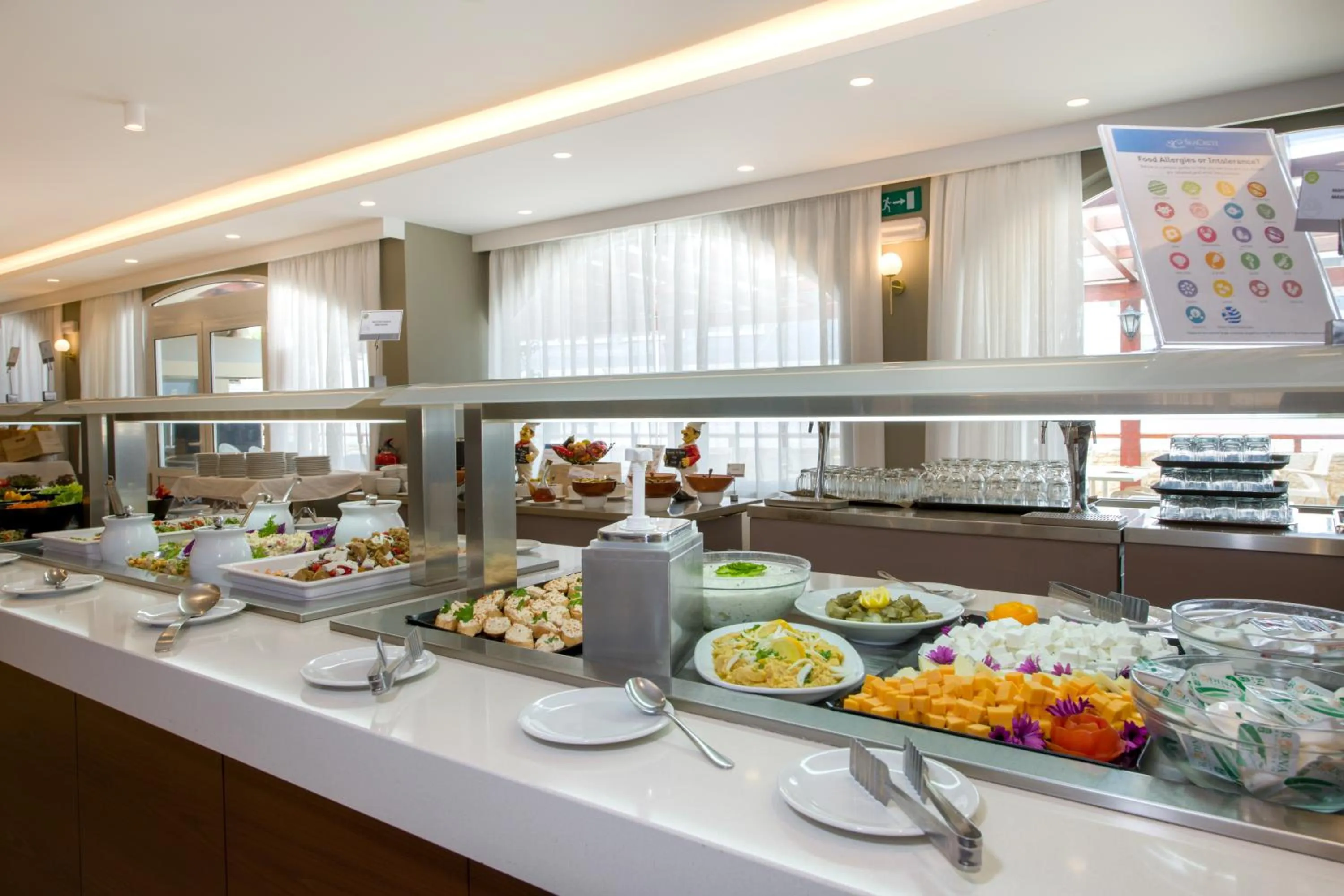 Food and drinks in Kalyves Beach Hotel