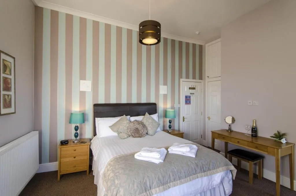 Bedroom, Bed in The Buccaneer Inn