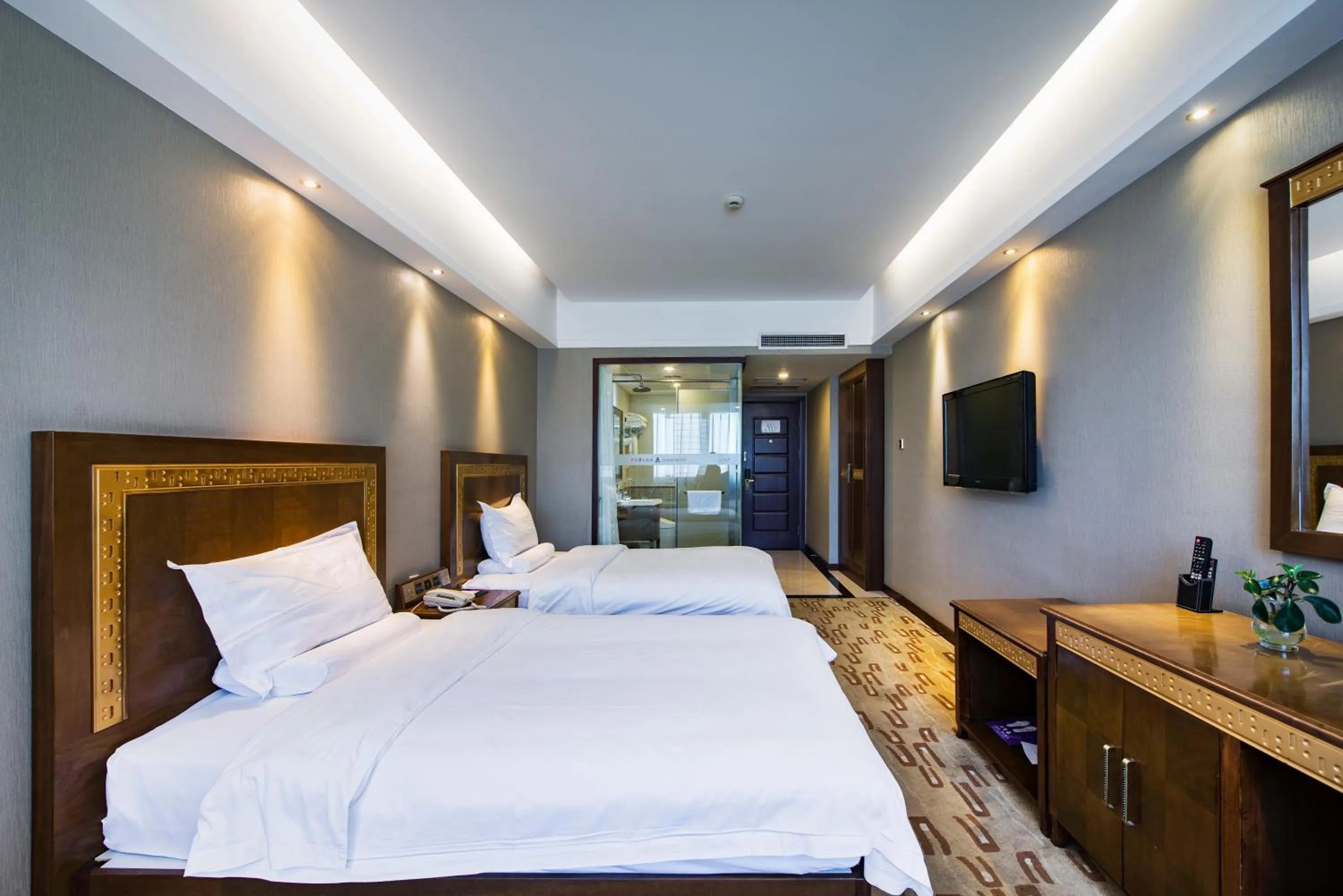 Bed in Sun Moon Lake Hotel Dalian大连火车站店