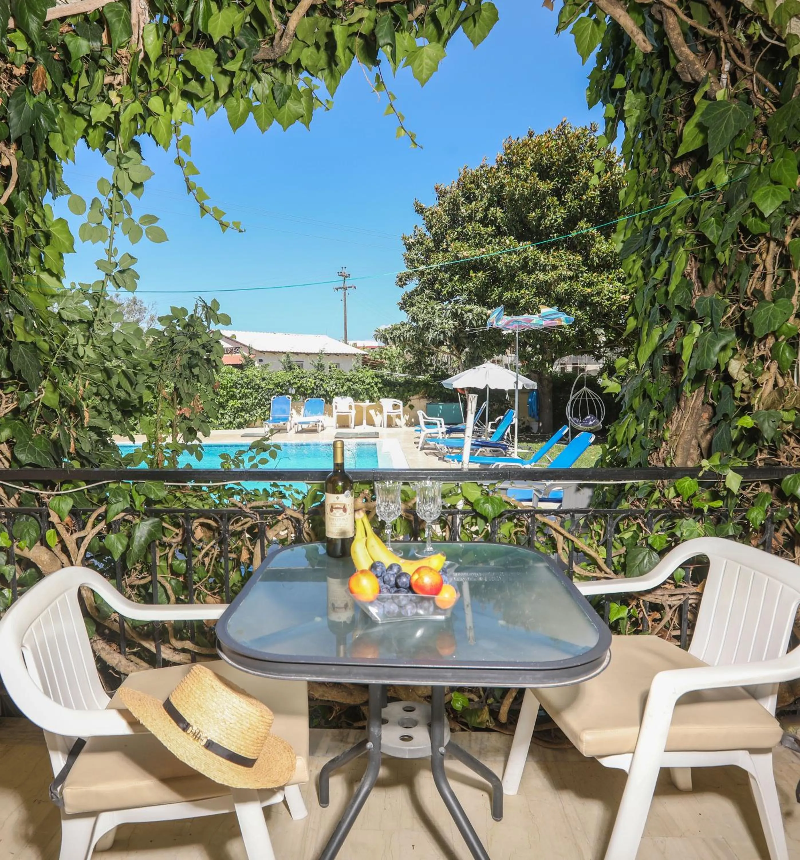 The Mayflower Studios & Apartments