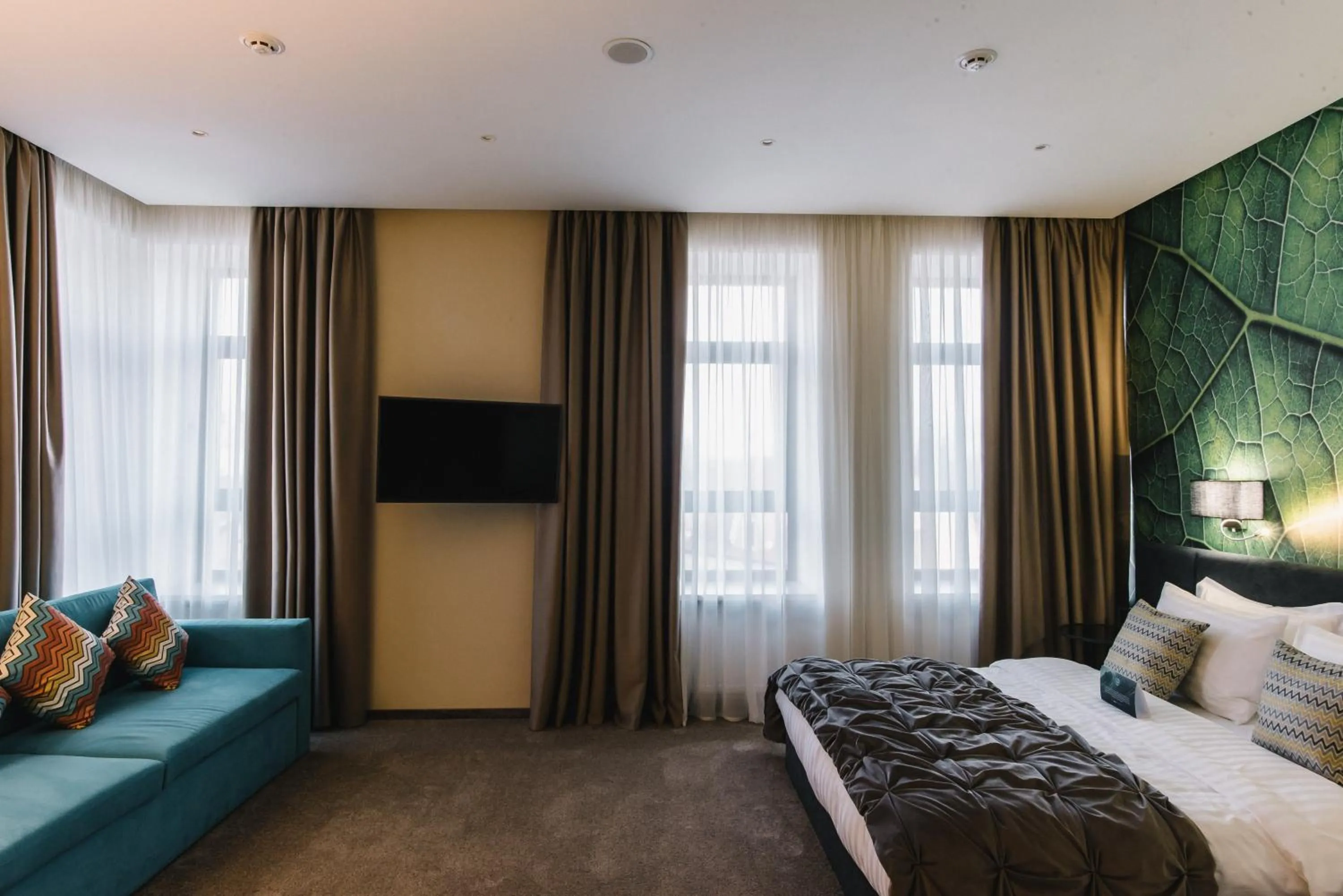 Photo of the whole room, Bed in Noble Boutique Hotel