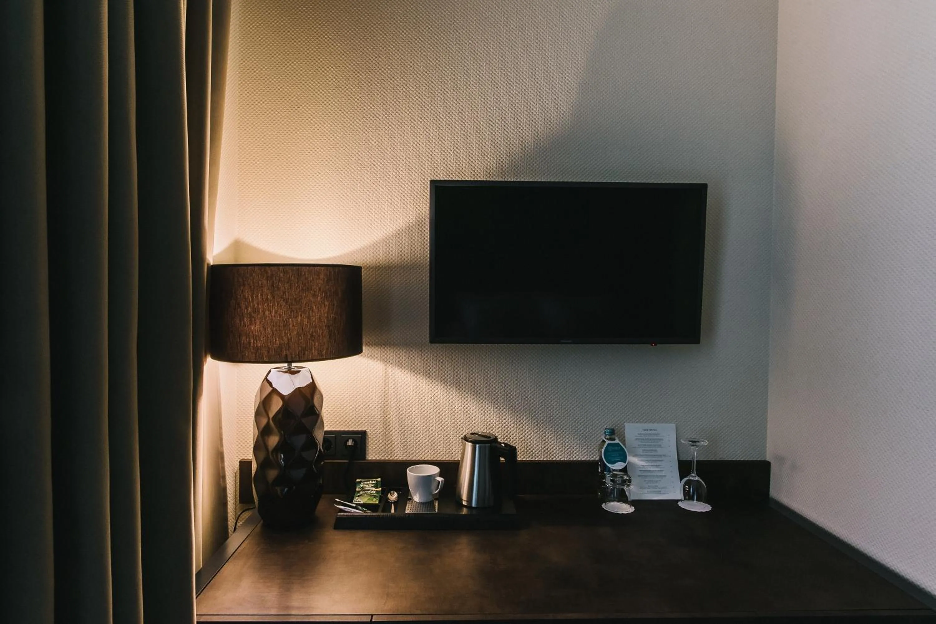 Coffee/tea facilities in Noble Boutique Hotel