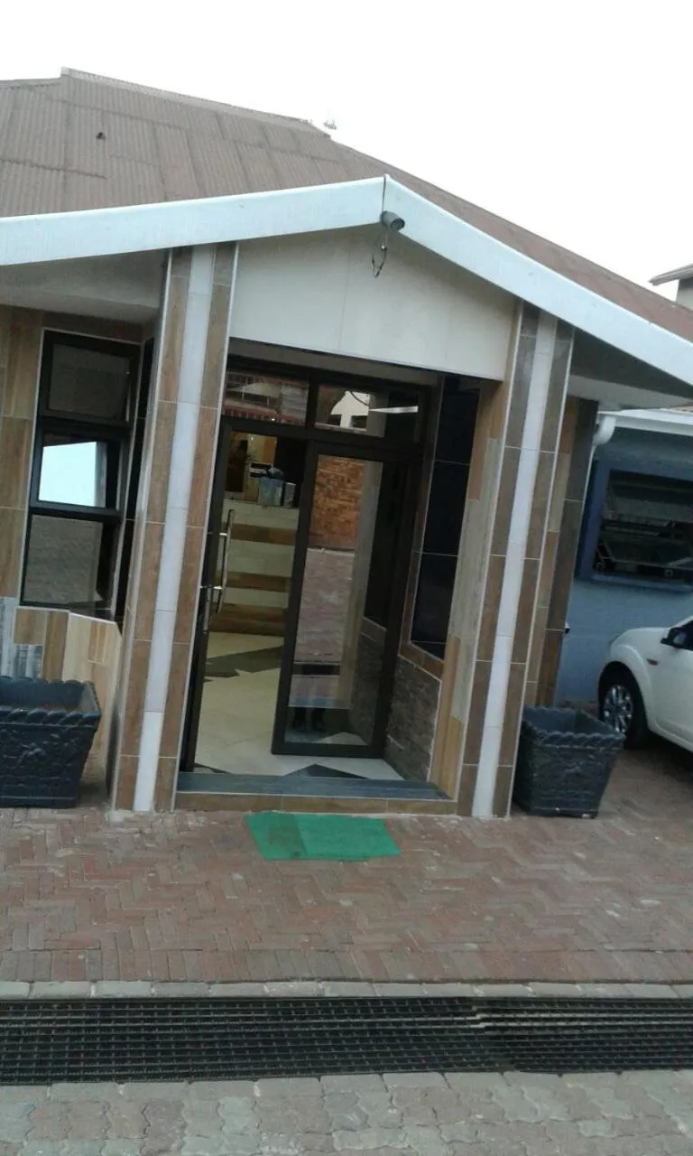 Facade/entrance in Central Lodge Hotels