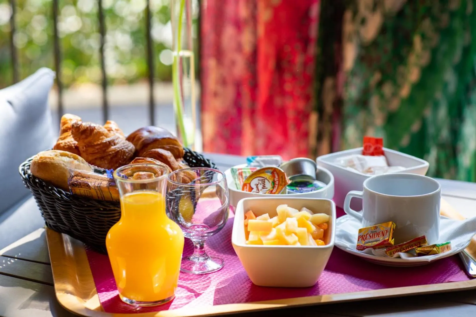 Continental breakfast in Servotel Castagniers