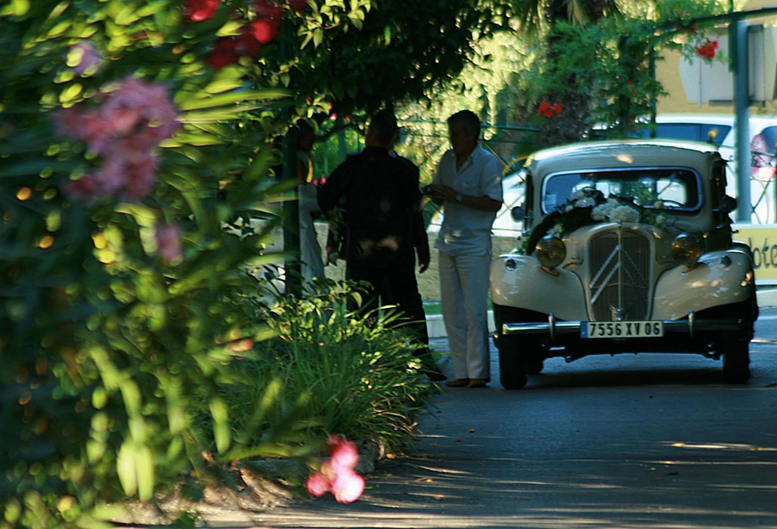 Restaurant/places to eat in Servotel Castagniers