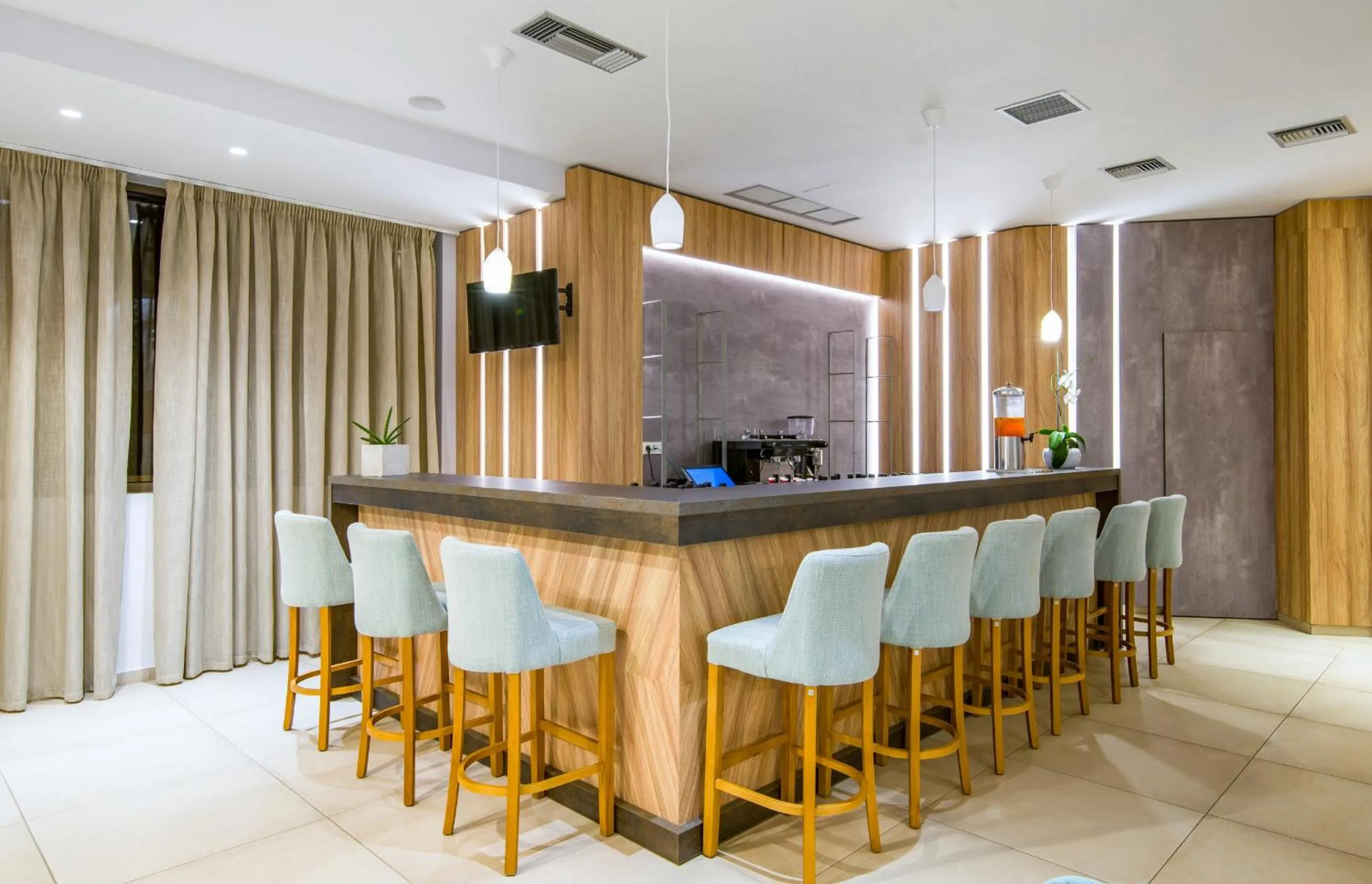 Communal lounge/ TV room in Kiani Beach Resort Family All Inclusive