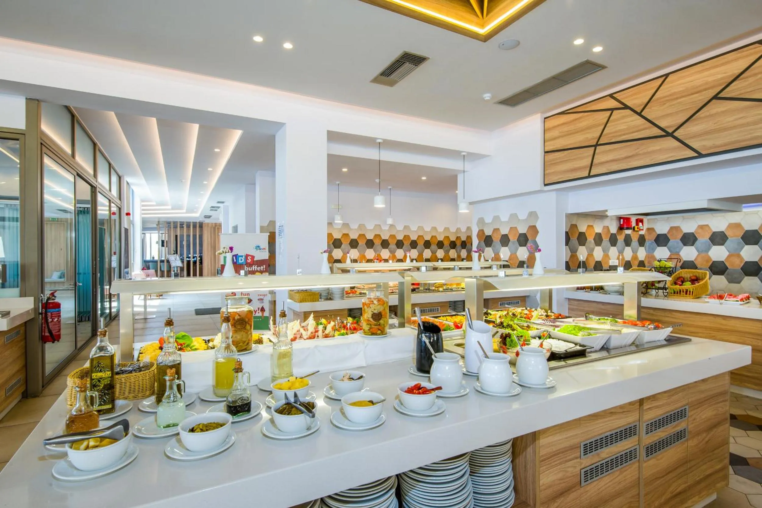 Restaurant/places to eat in Kiani Beach Resort Family All Inclusive