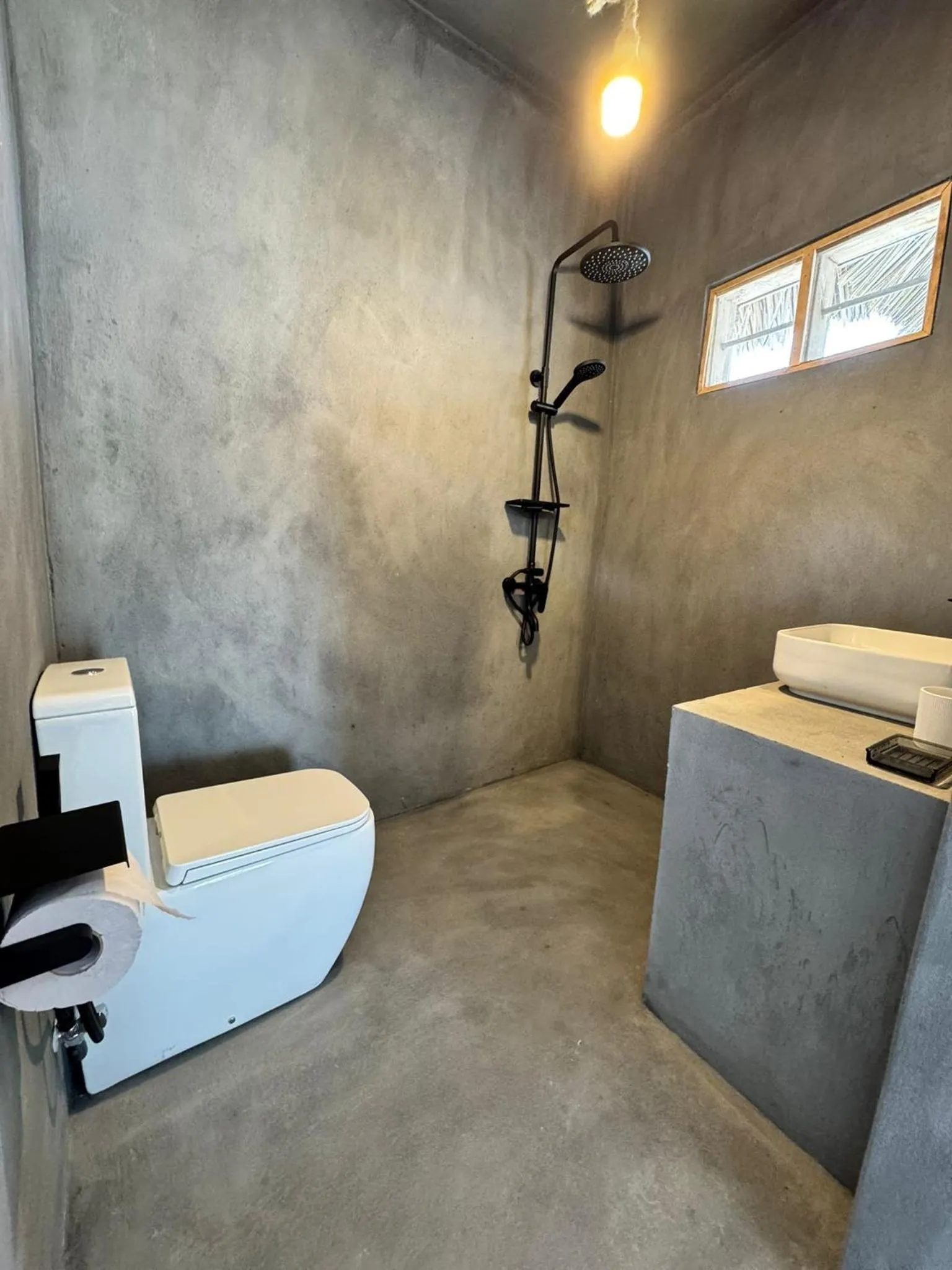 Toilet in Mango Beach House