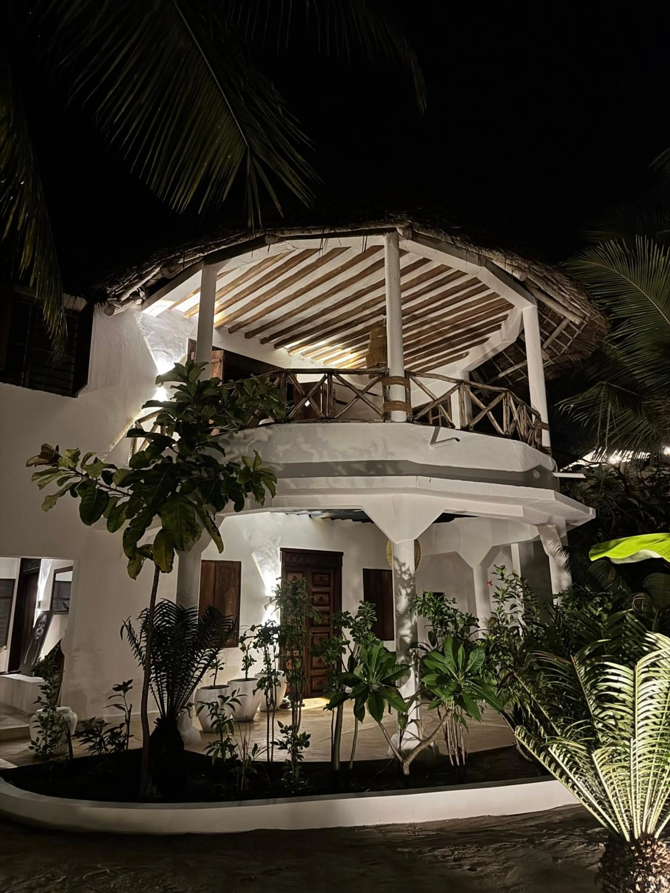 Property building in Mango Beach House