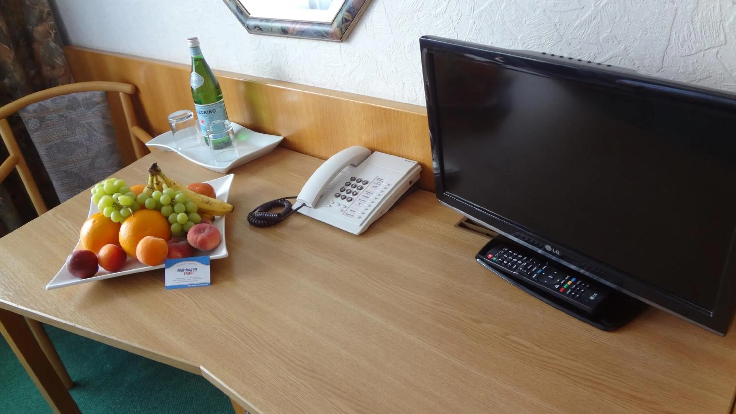 TV and multimedia in Hotel Mainbogen