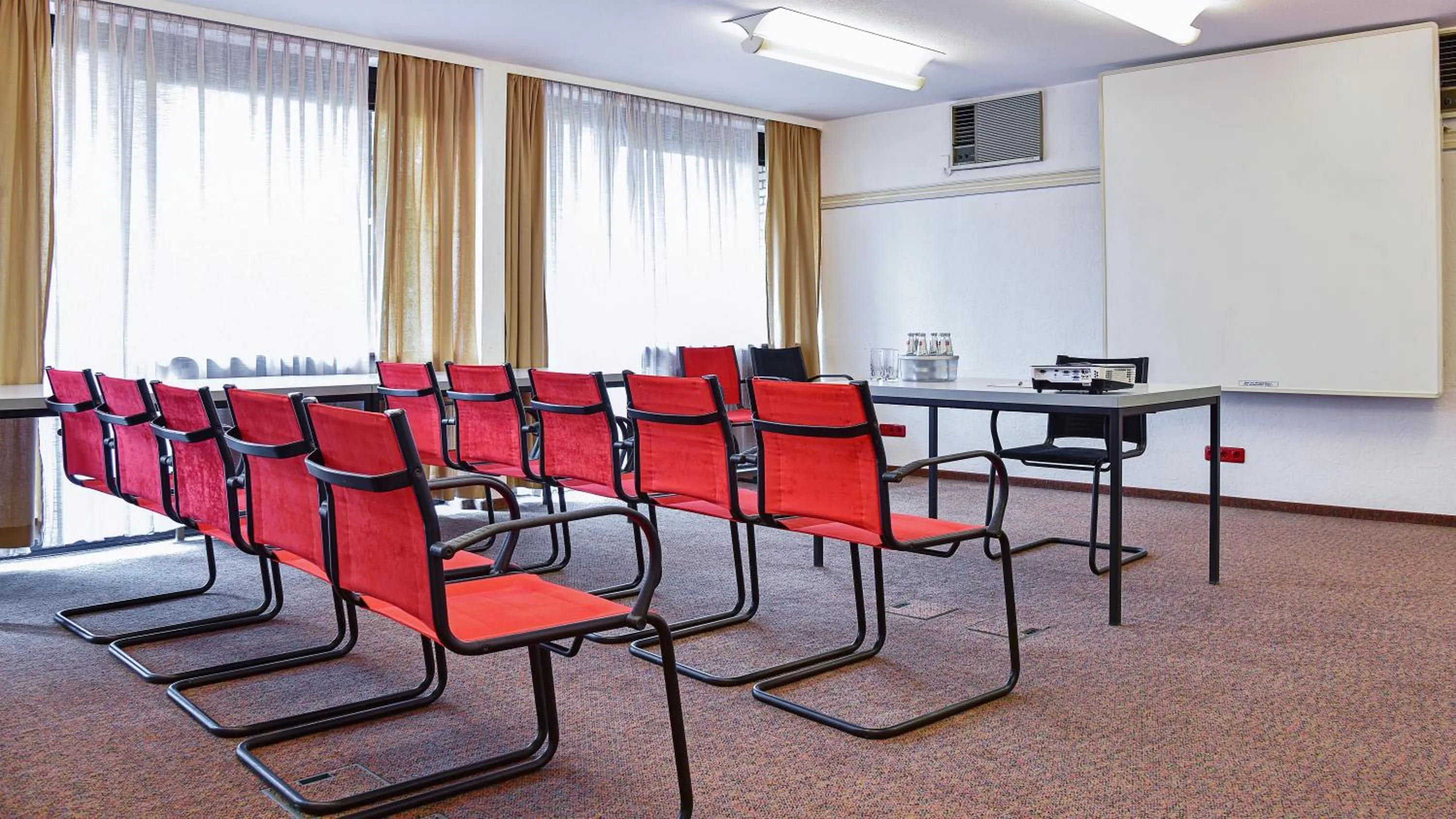 Meeting/conference room in Hotel Mainbogen