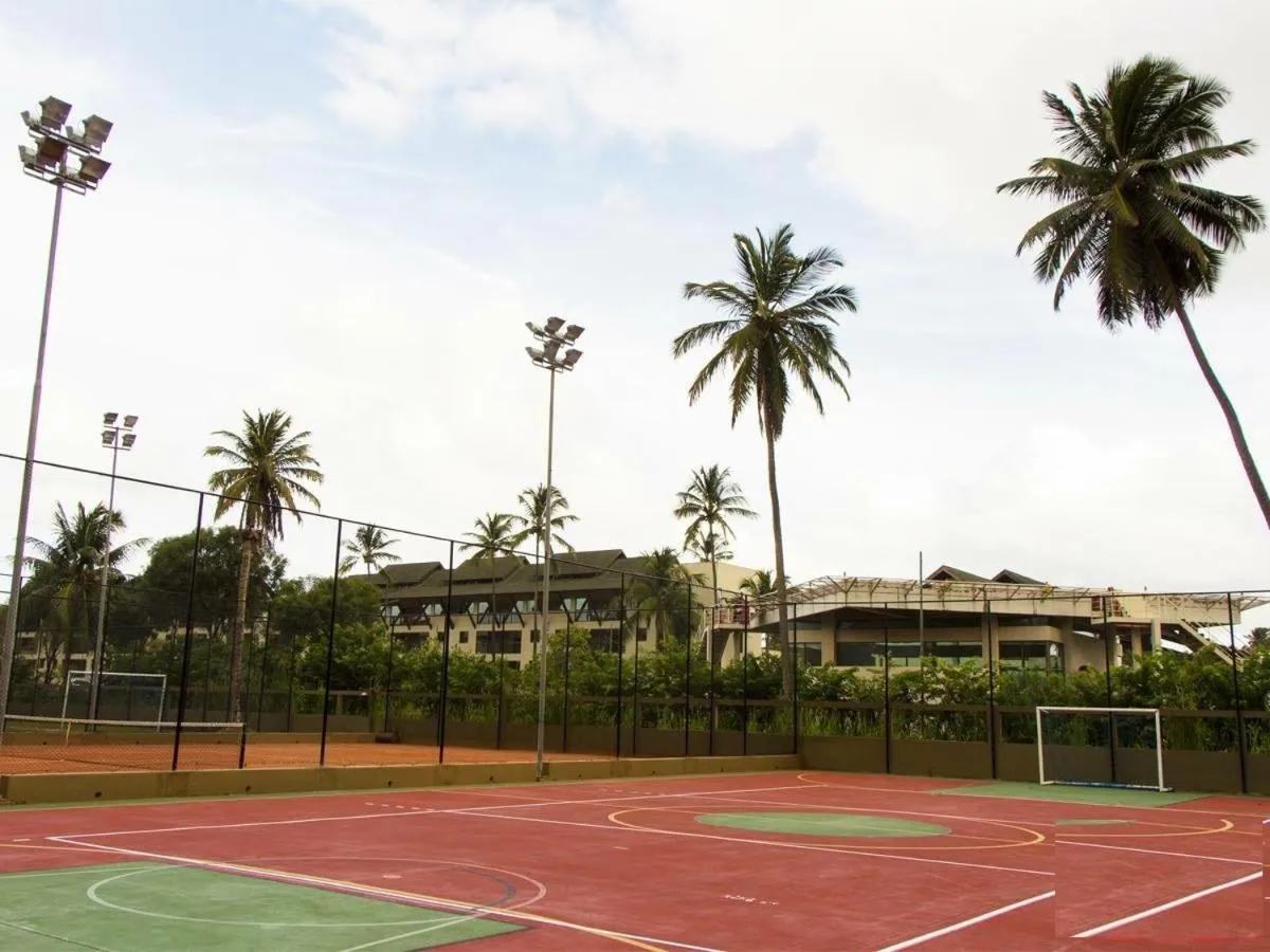 Tennis court in Marulhos Resort by Smart Stays