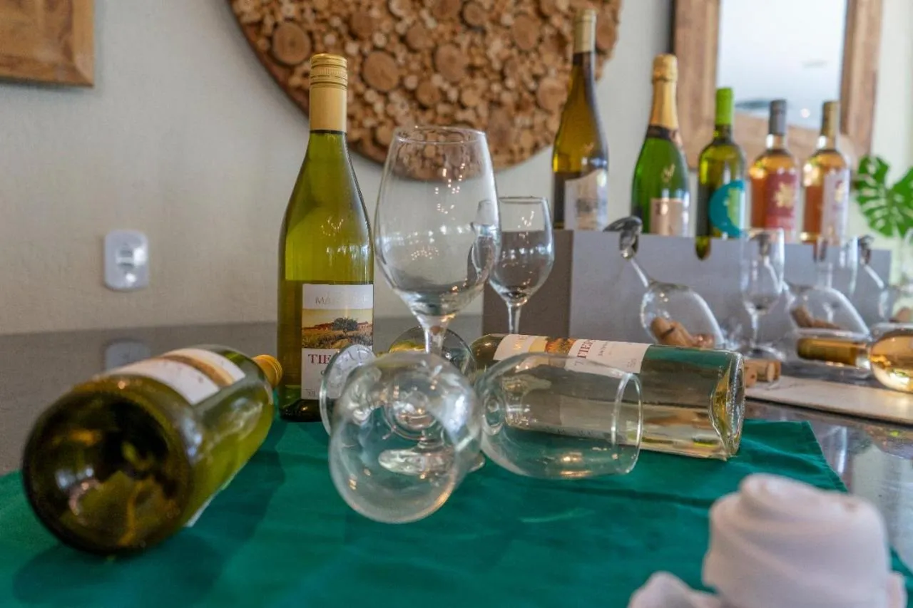 Restaurant/places to eat in Marulhos Resort by Smart Stays