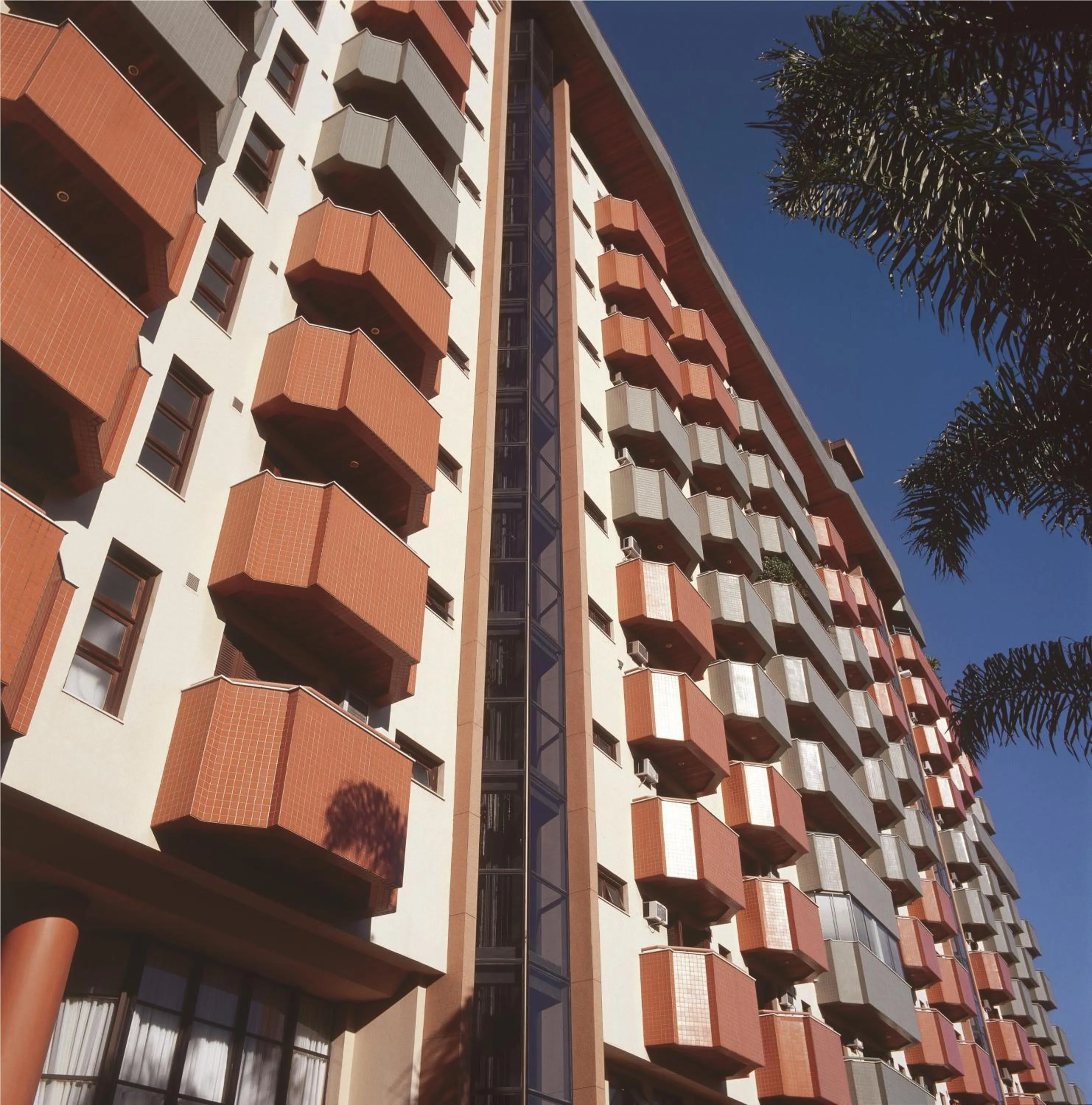 Property building in Piazza Navona Porto Alegre by Intercity